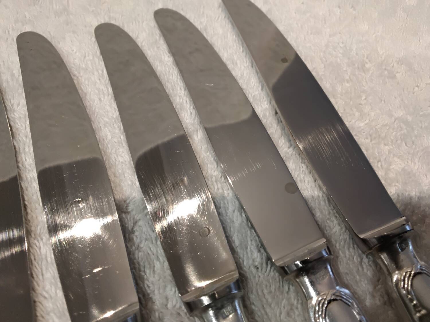 12 silver plated dessert knives, goldsmith Ercuis Louis XVI Trianon