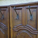 Paire de portes sculptées XVIIIème avec patères