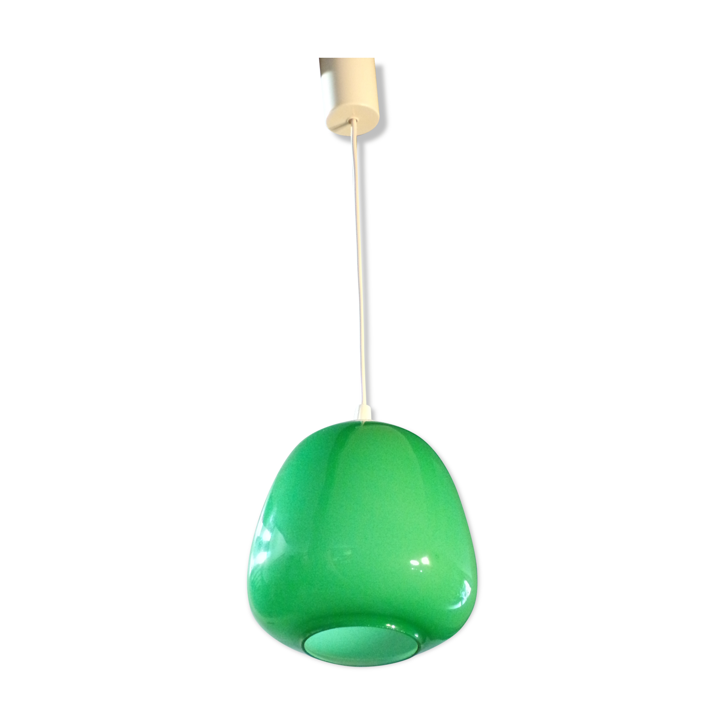 Suspension opaline verte 1970