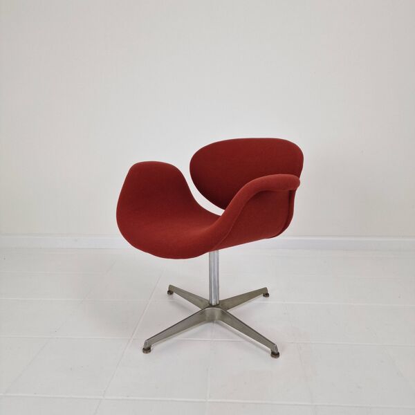 Little Tulip Armchair with cross base by Pierre Paulin for Artifort, 1970s