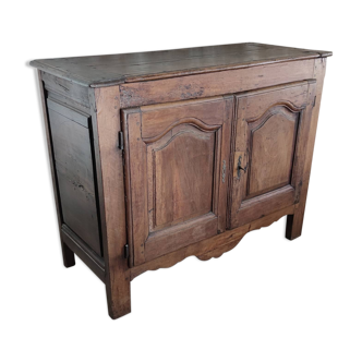 Country sideboard opening onto 2 18th century doors