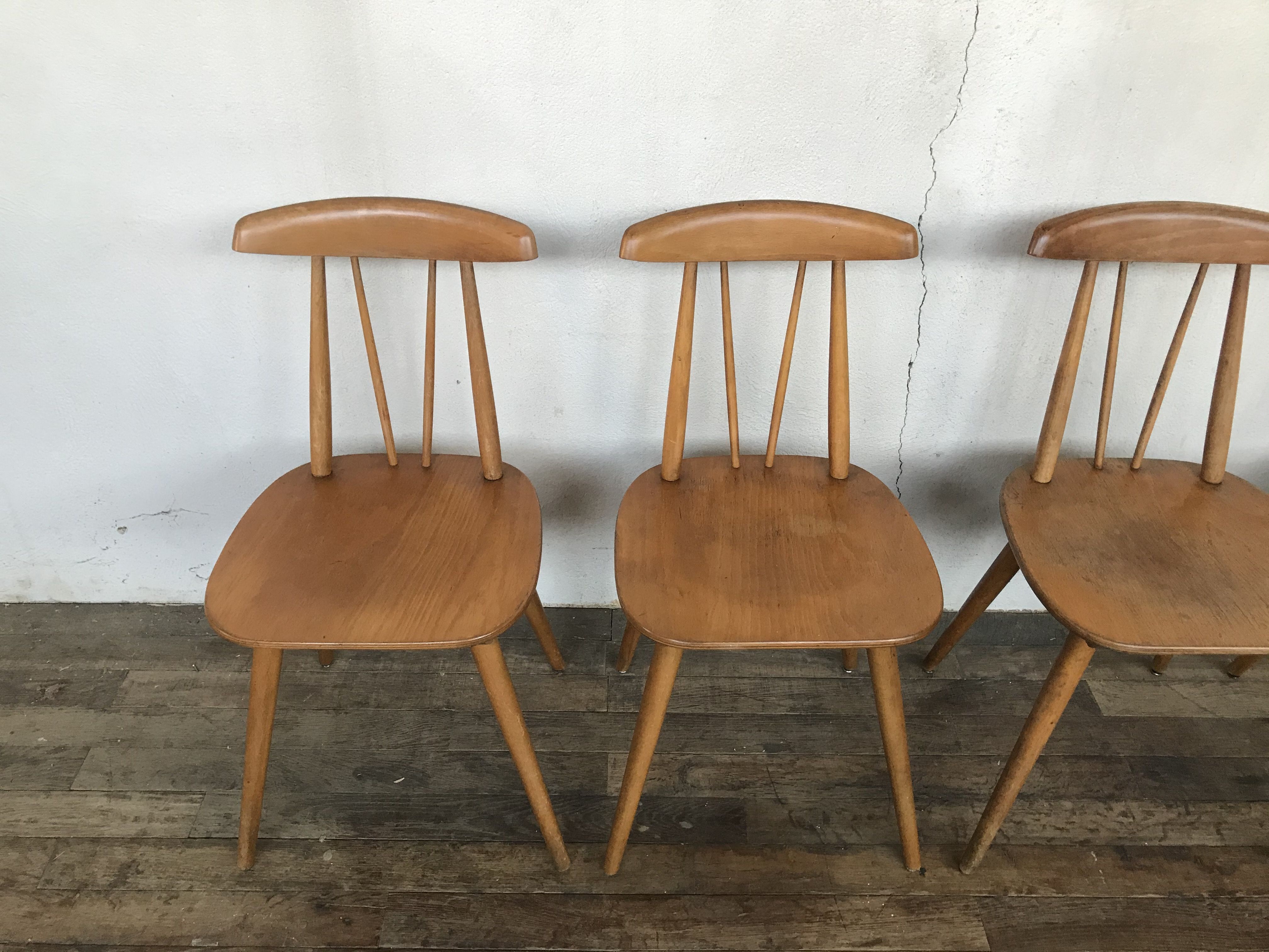 Series of 4 chairs