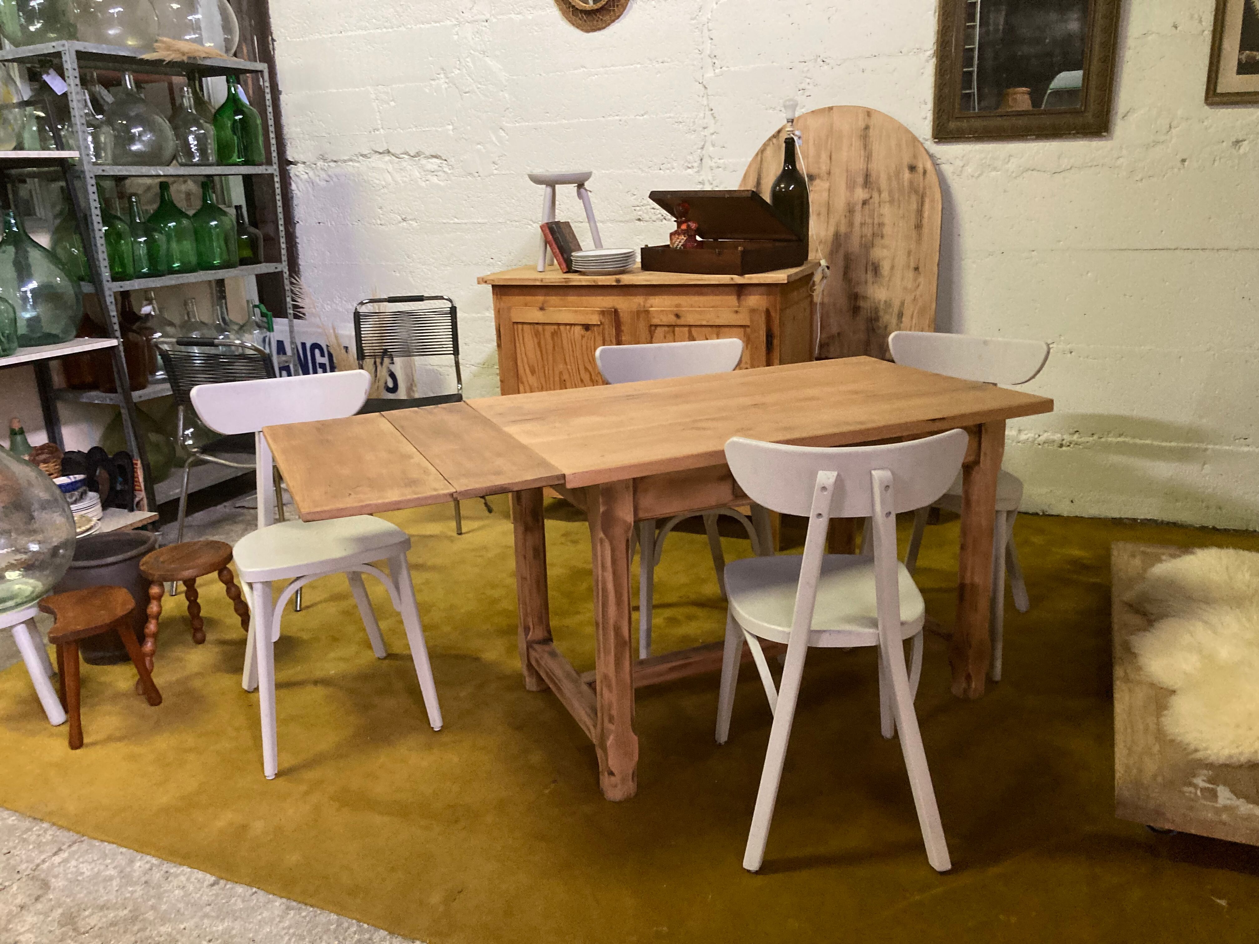 Duo of bistrot chairs