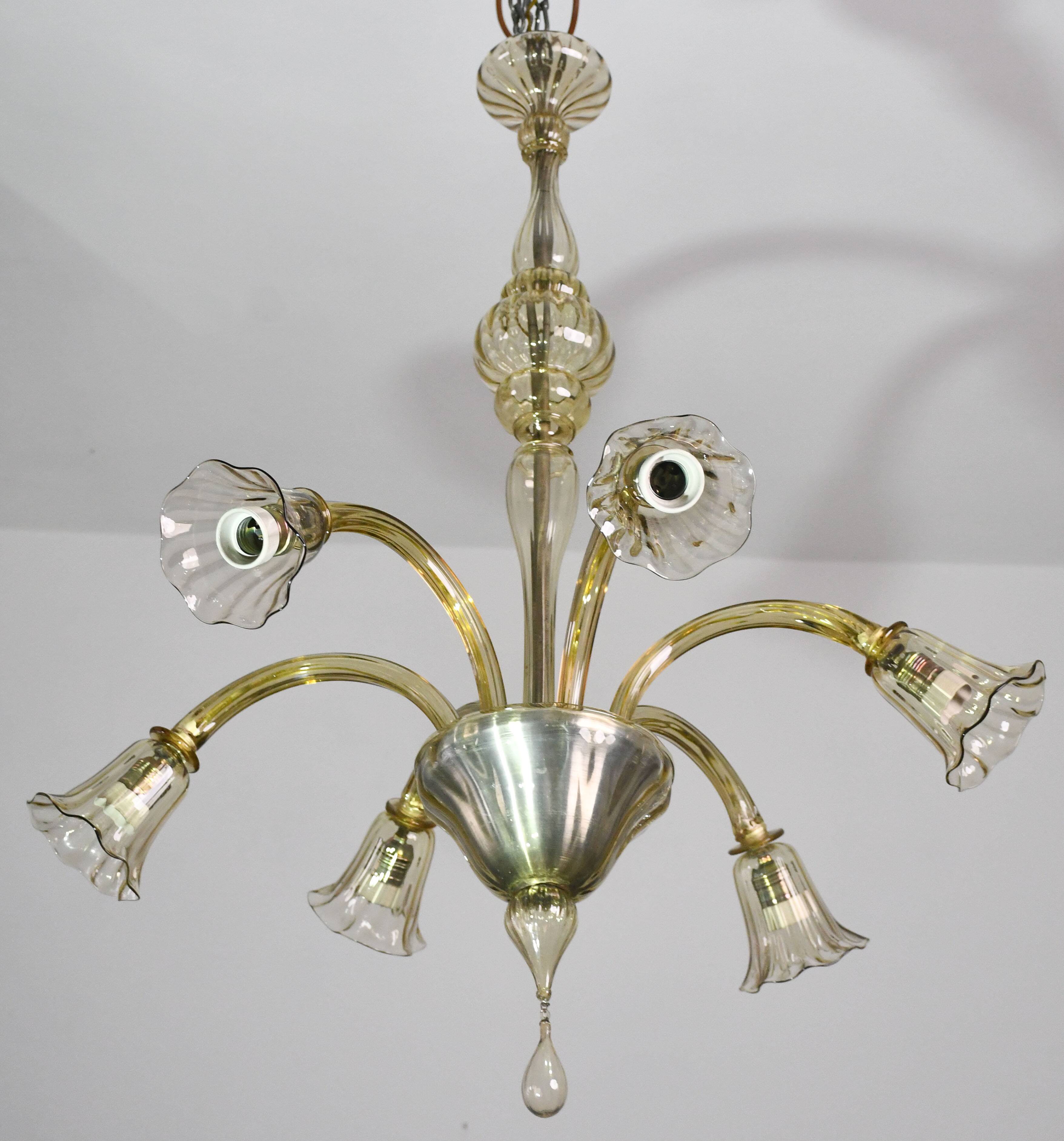 Lustre en verre de Murano vintage, couleur ambre, six lumières, design des années 1950.