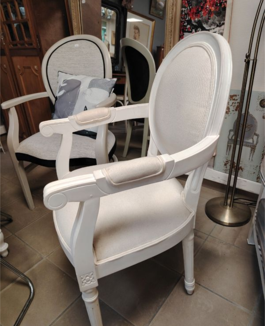 Medallion armchair