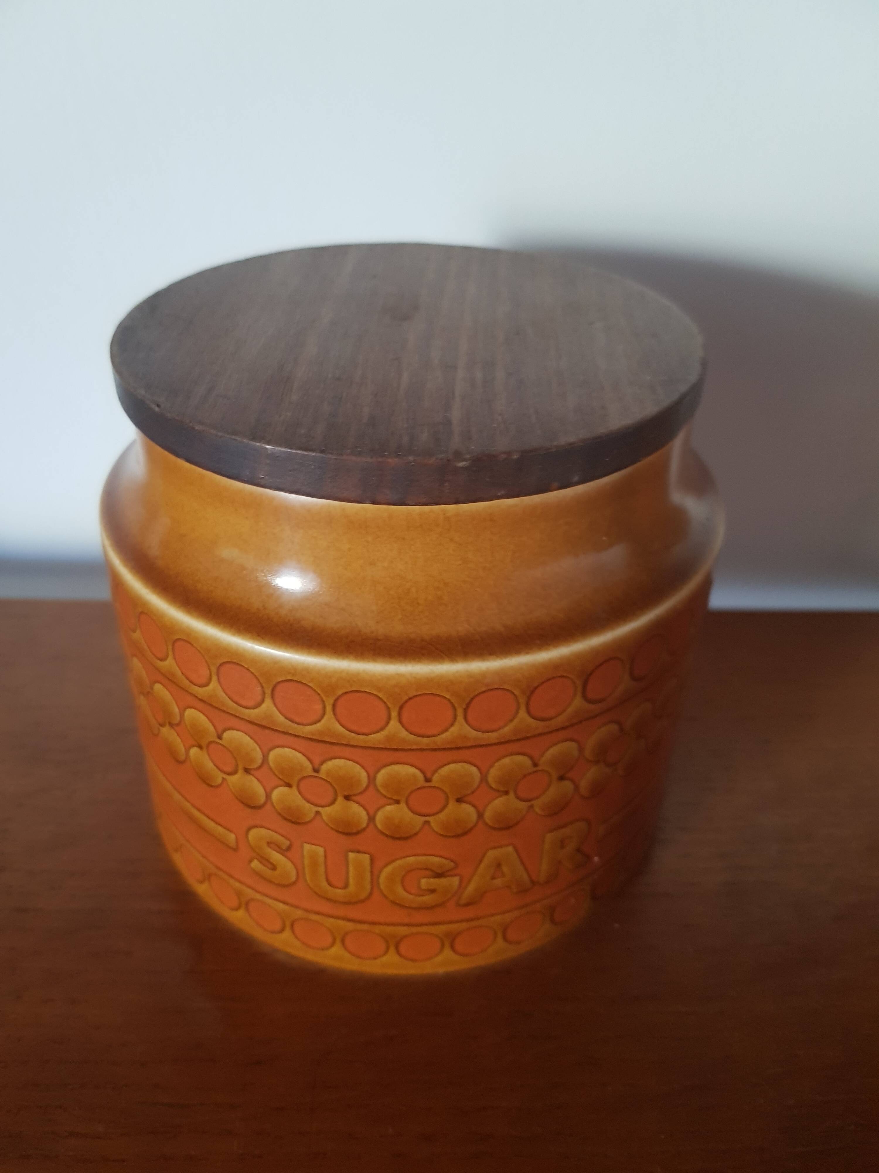 Set of 2 vintage pots with lids