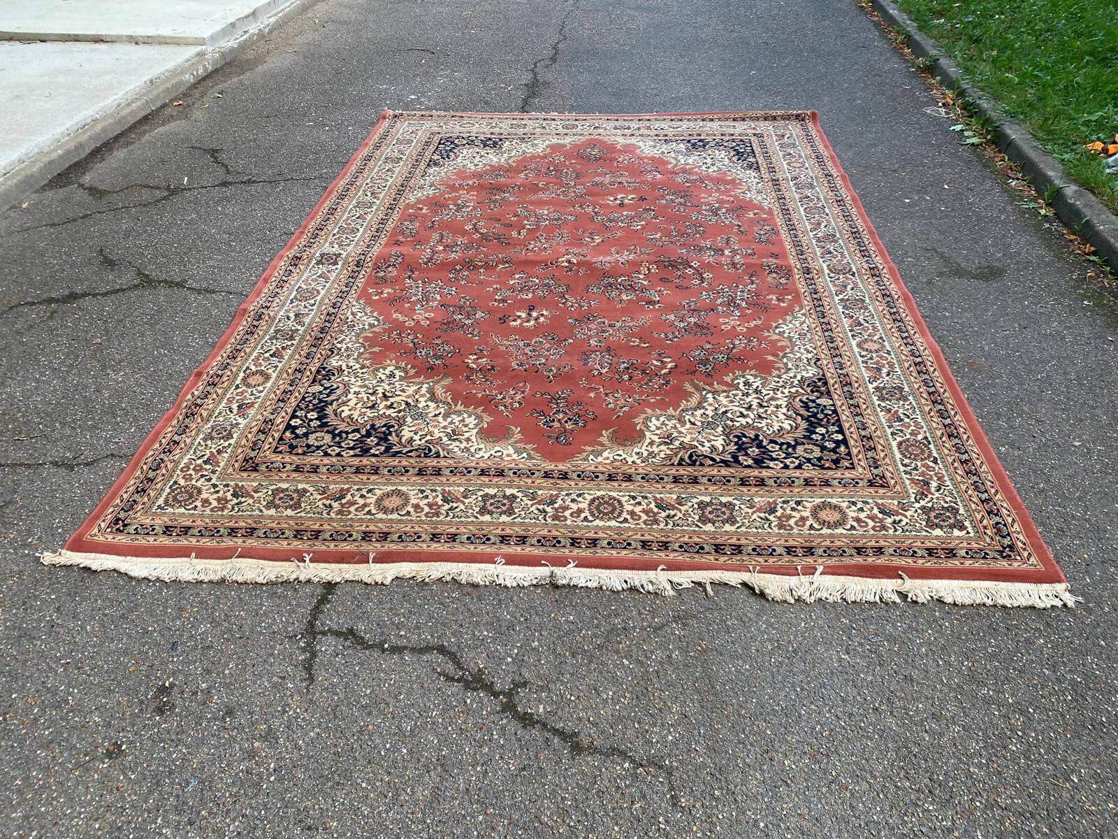 Large Persian burgundy rug in Khorassan wool 250x350cm