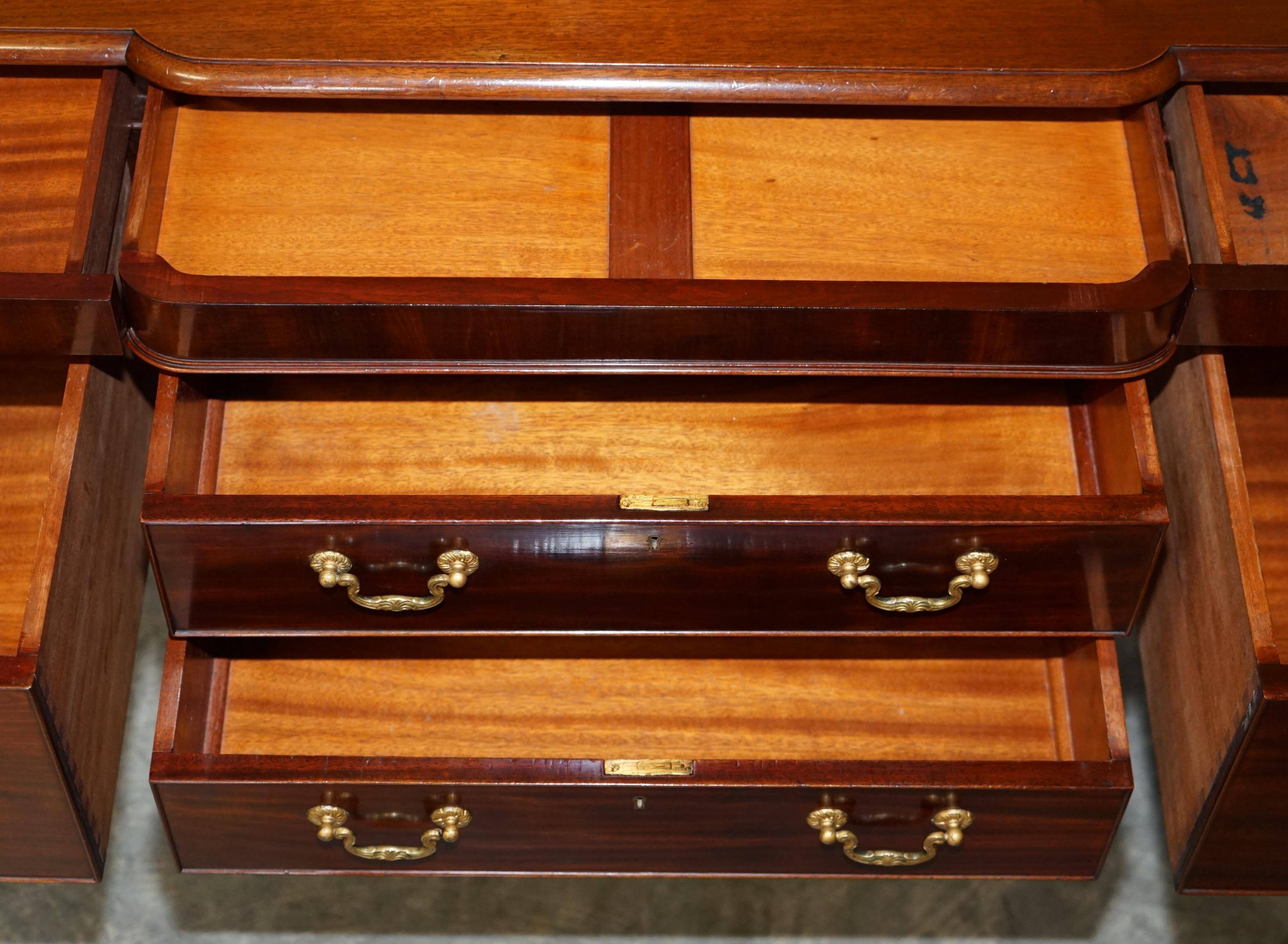Honduran Mahogany Dressing Table with Lion Paw Carved Legs, Victorian Style