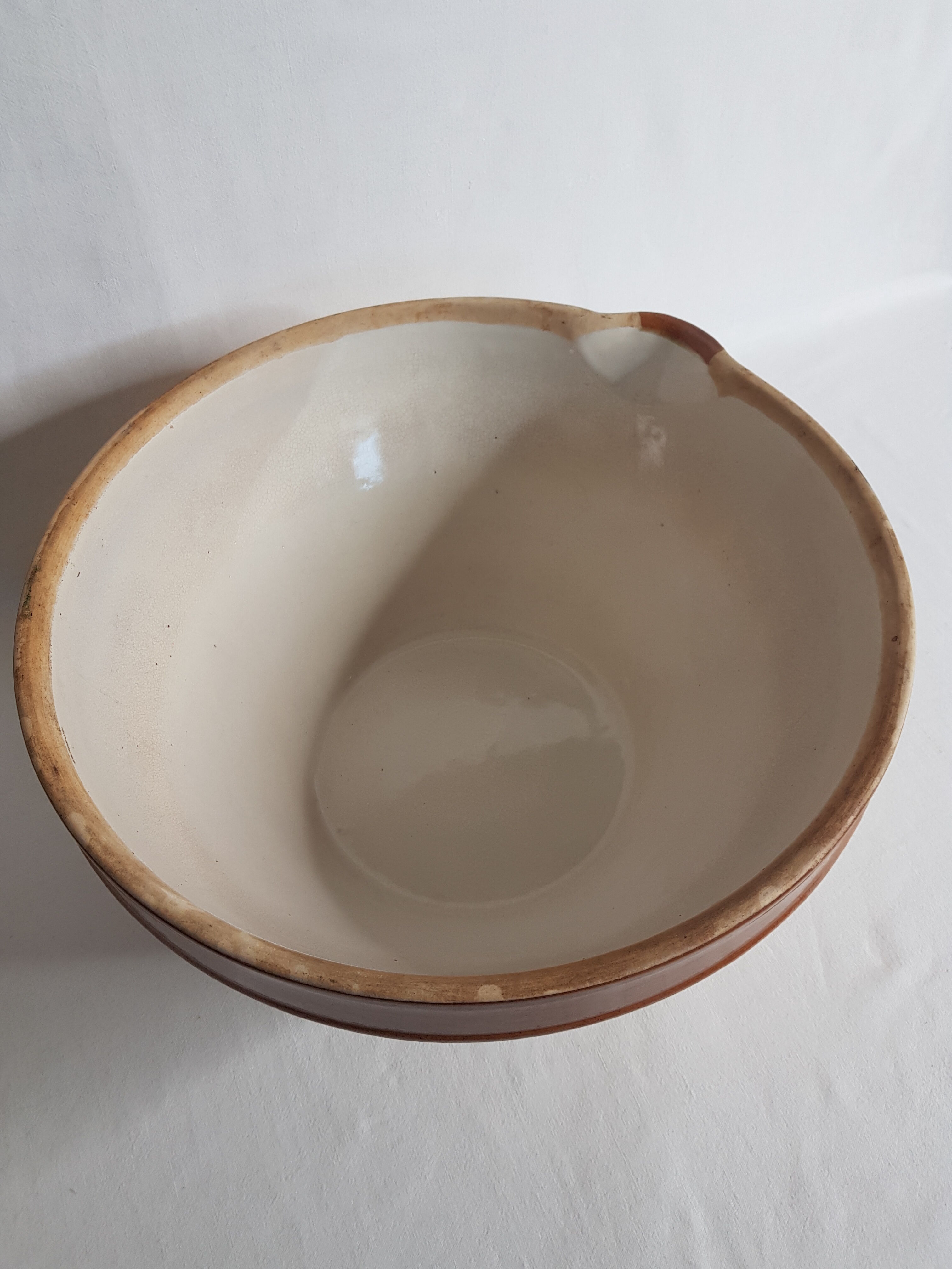 Large verned sandstone bowl or terrine with spout