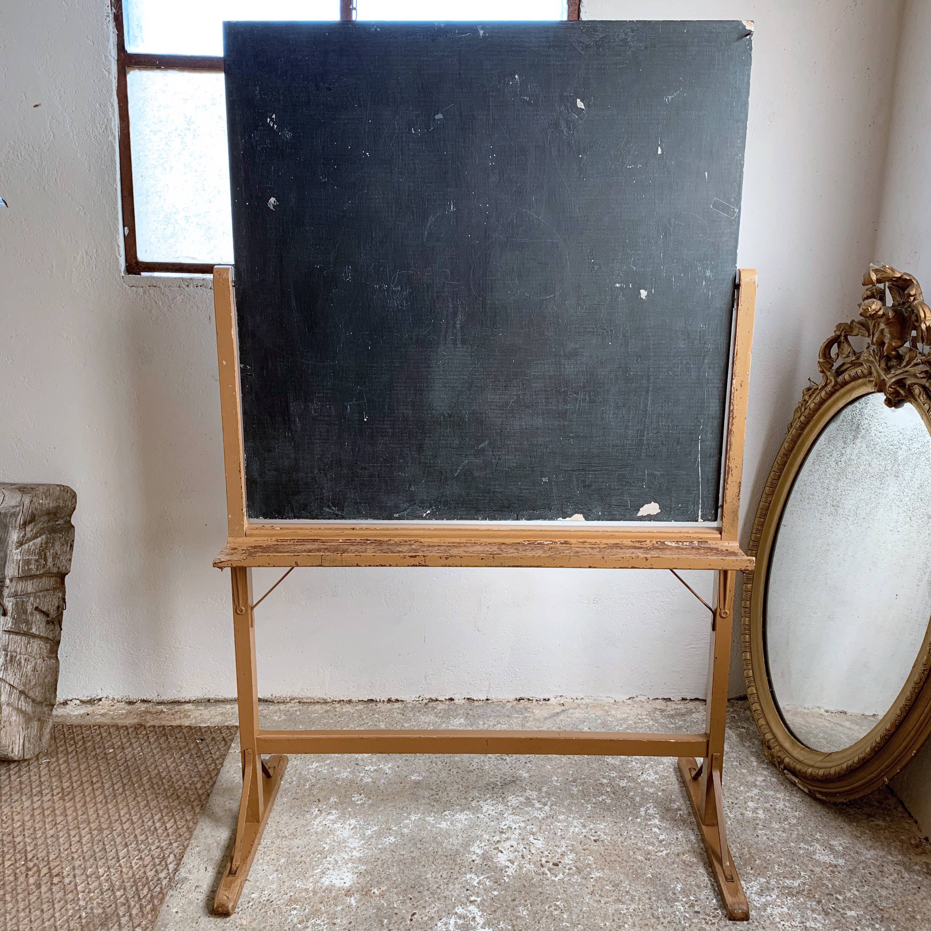 Former school board swivelling on foot