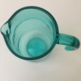 Cruche en verre transparent de couleur verte émeraude