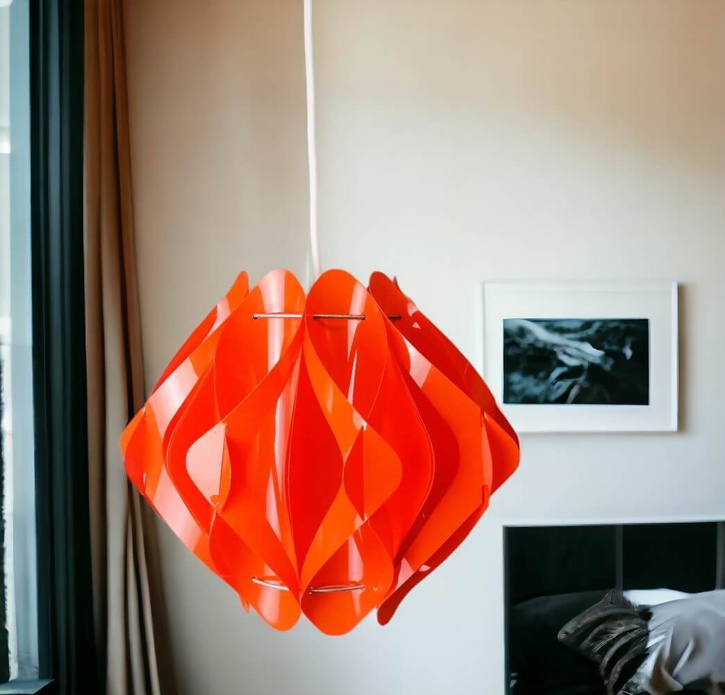 Lampe moderne en acrylique rouge du milieu du siècle