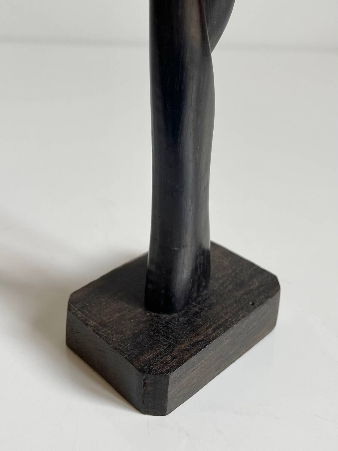Sculpture d’art africain en bois d’ébène