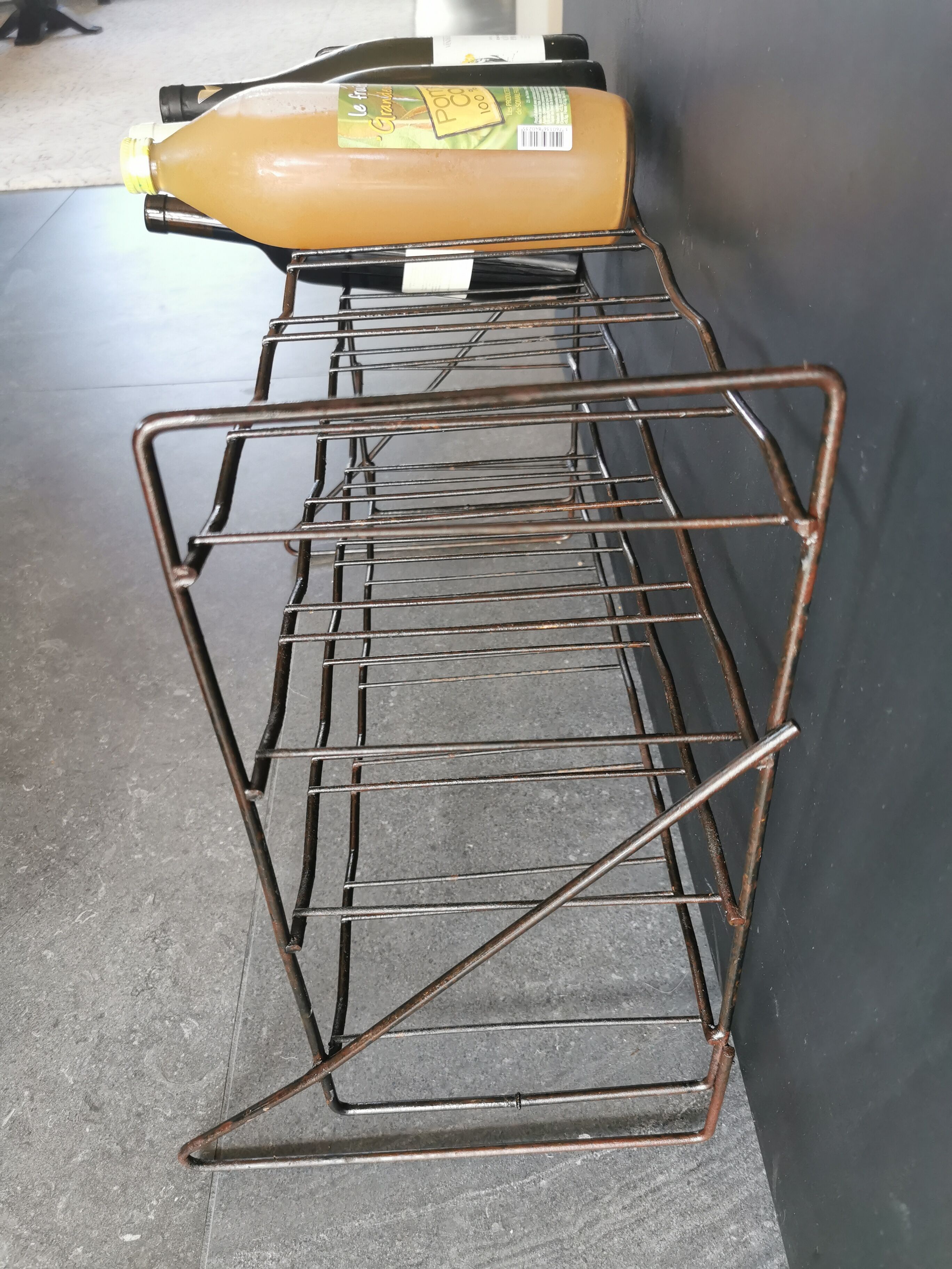 Old iron bottle holder 24 bottles