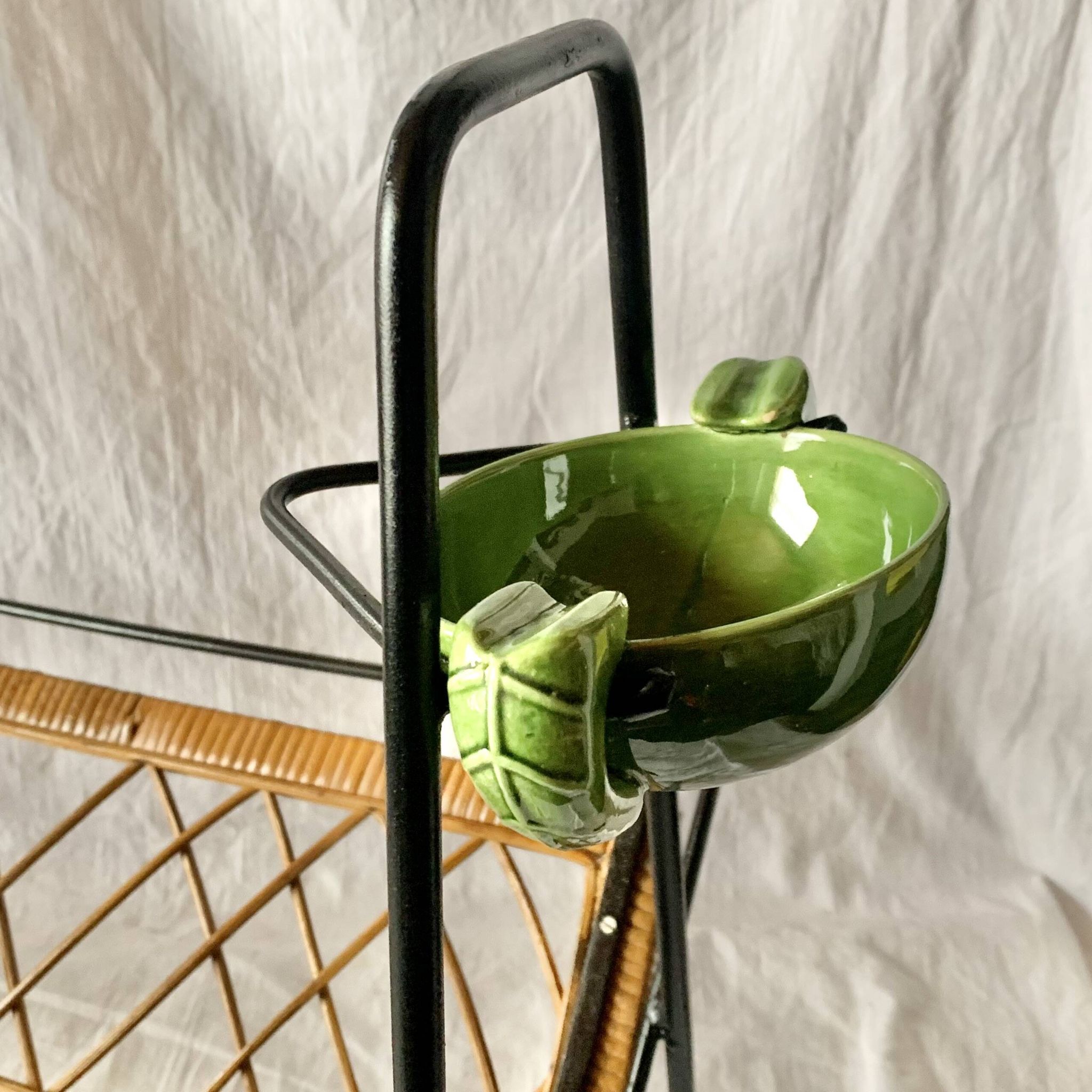 Vintage magazine rack in black metal, wood and rattan with ceramic ashtray