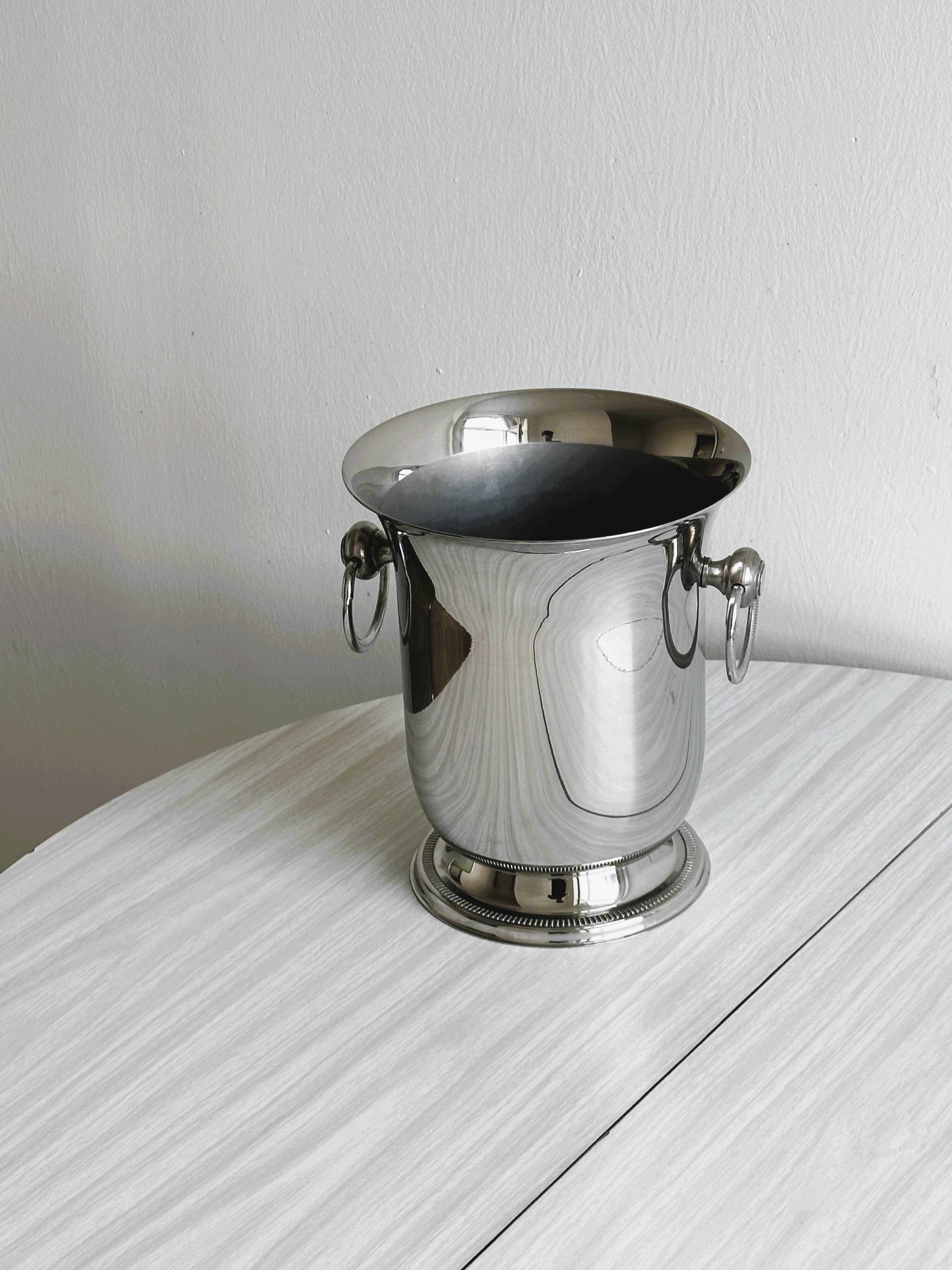 Seau à champagne vintage en métal brillant