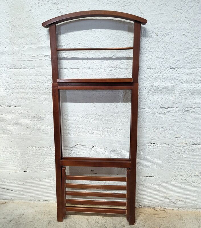 Foldable vintage valet