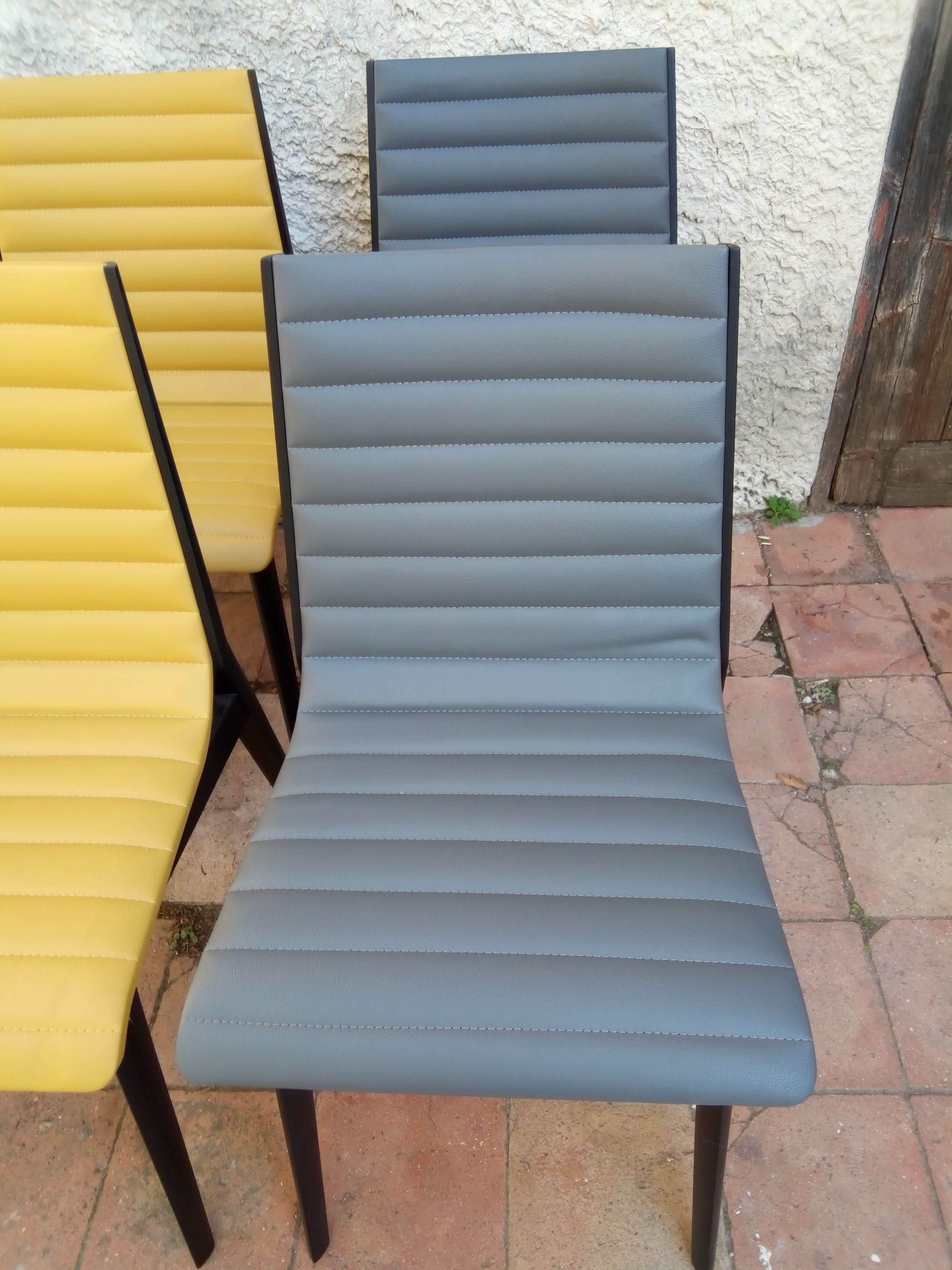 Suite of 6 modernist chairs from the 80s