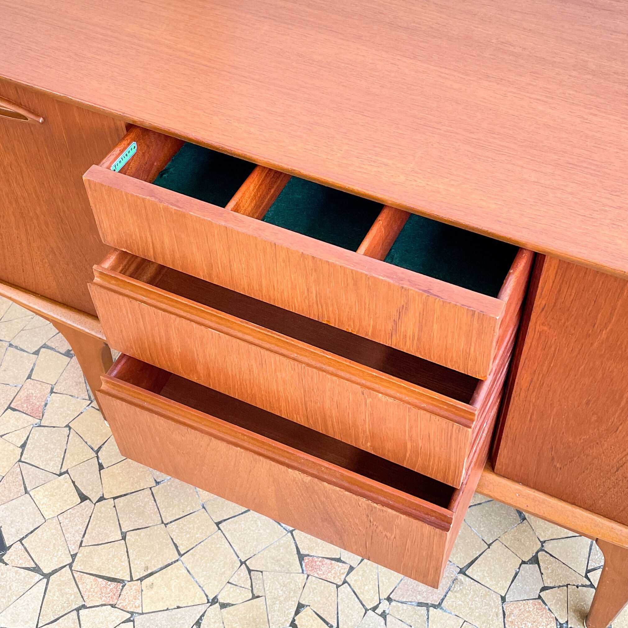 Jentic Enfilade 128cm