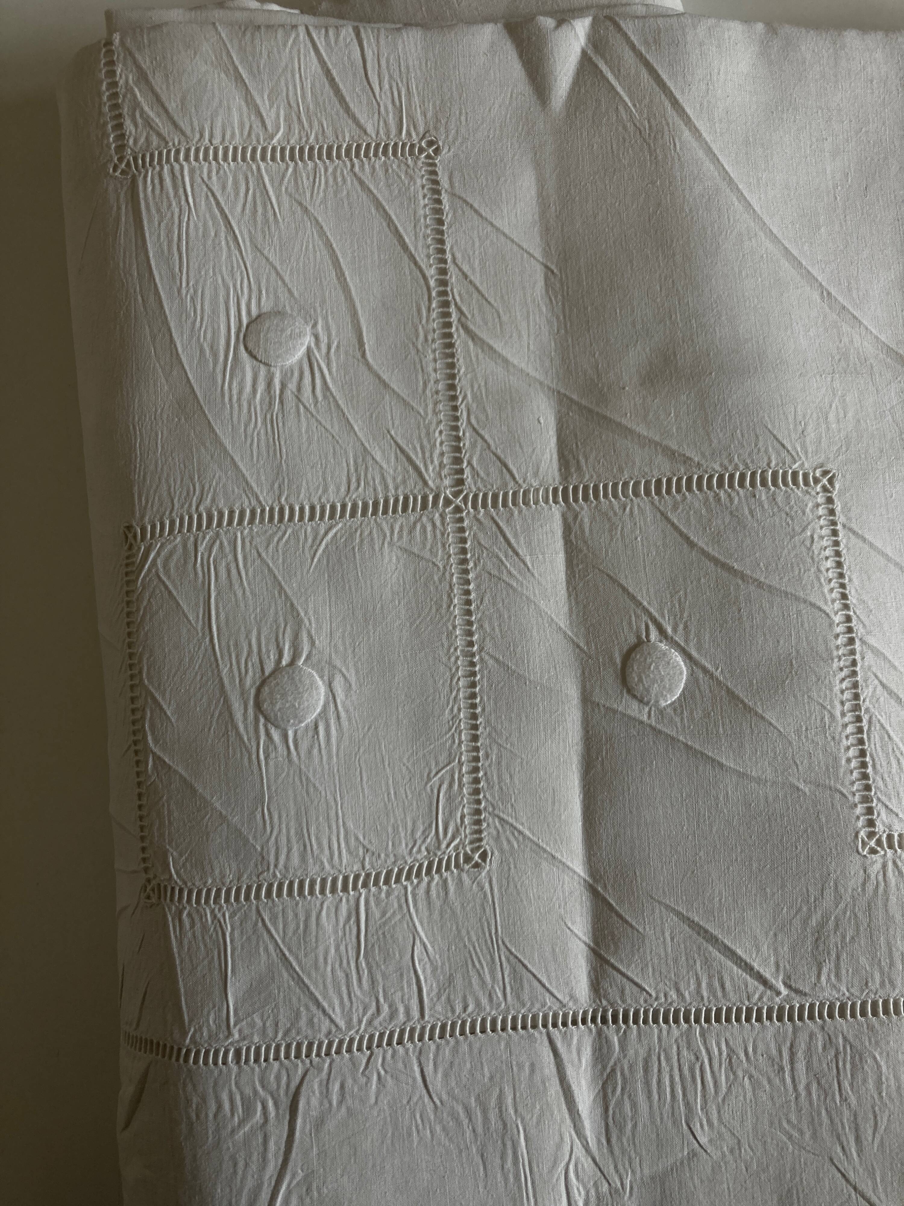 Modernist linen thread sheet 1940 embroidered with dots and openwork without monogram 240cm
