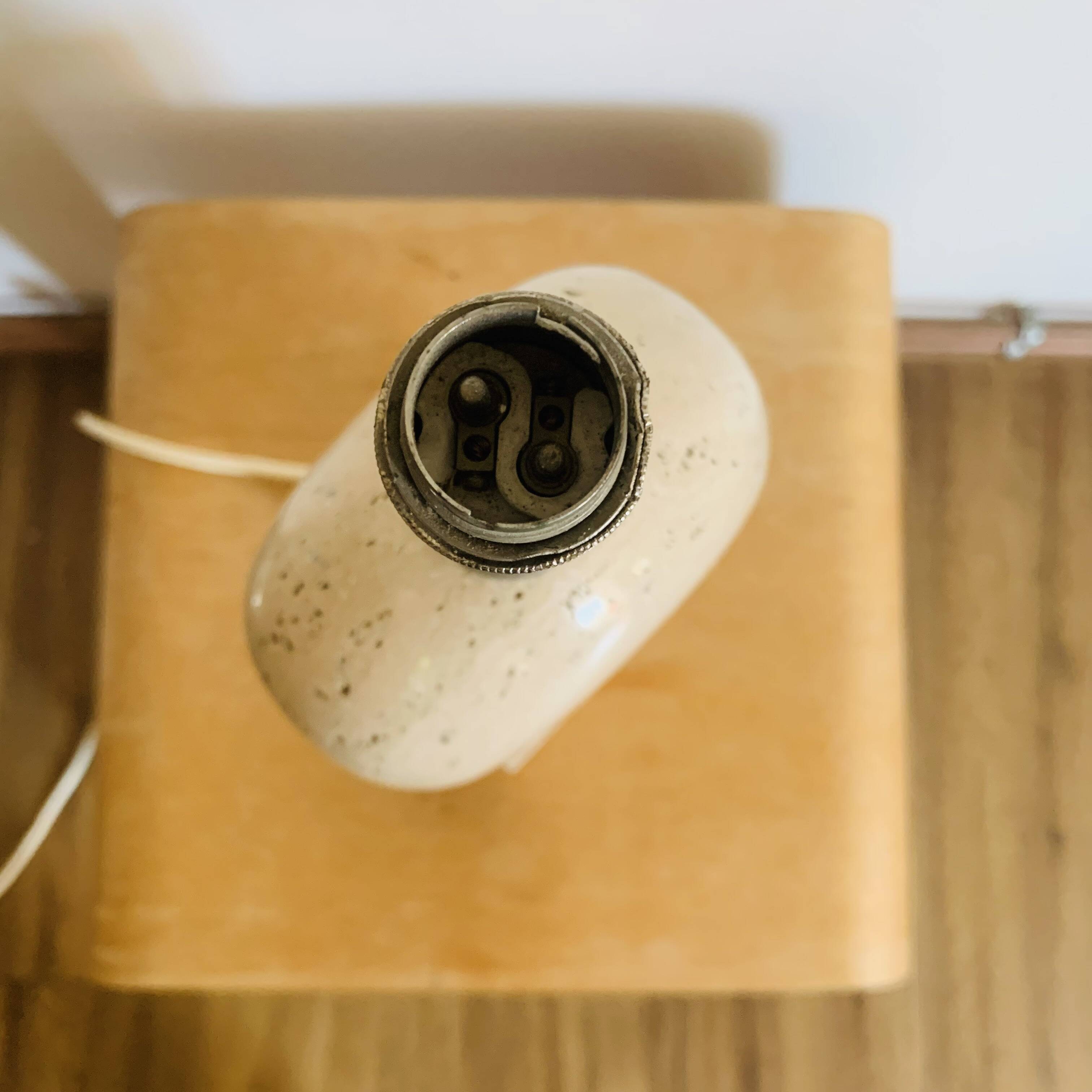 Pied de lampe Philippe Barbier en travertin – années 1970
