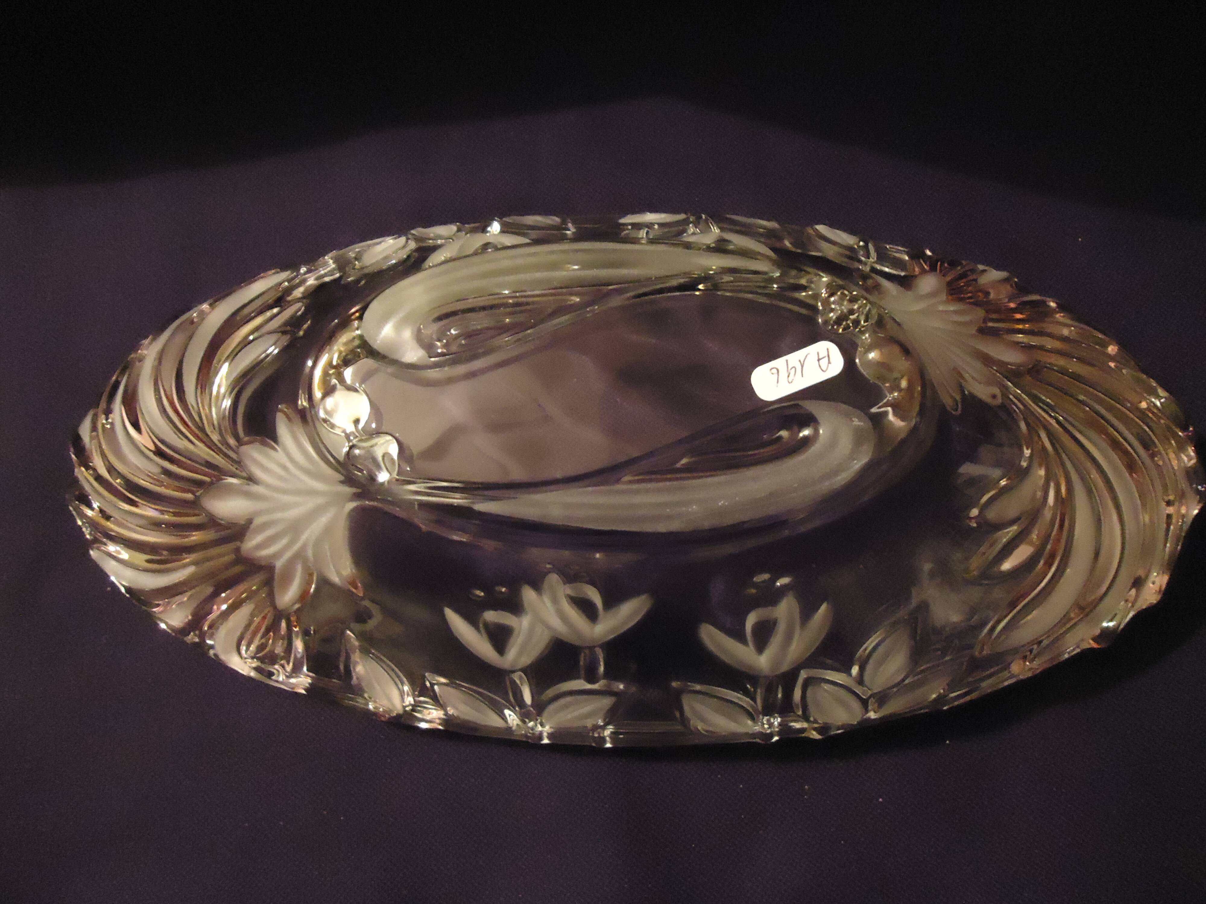 Oval bowl in crystal and frosted glass, pink and frosted.