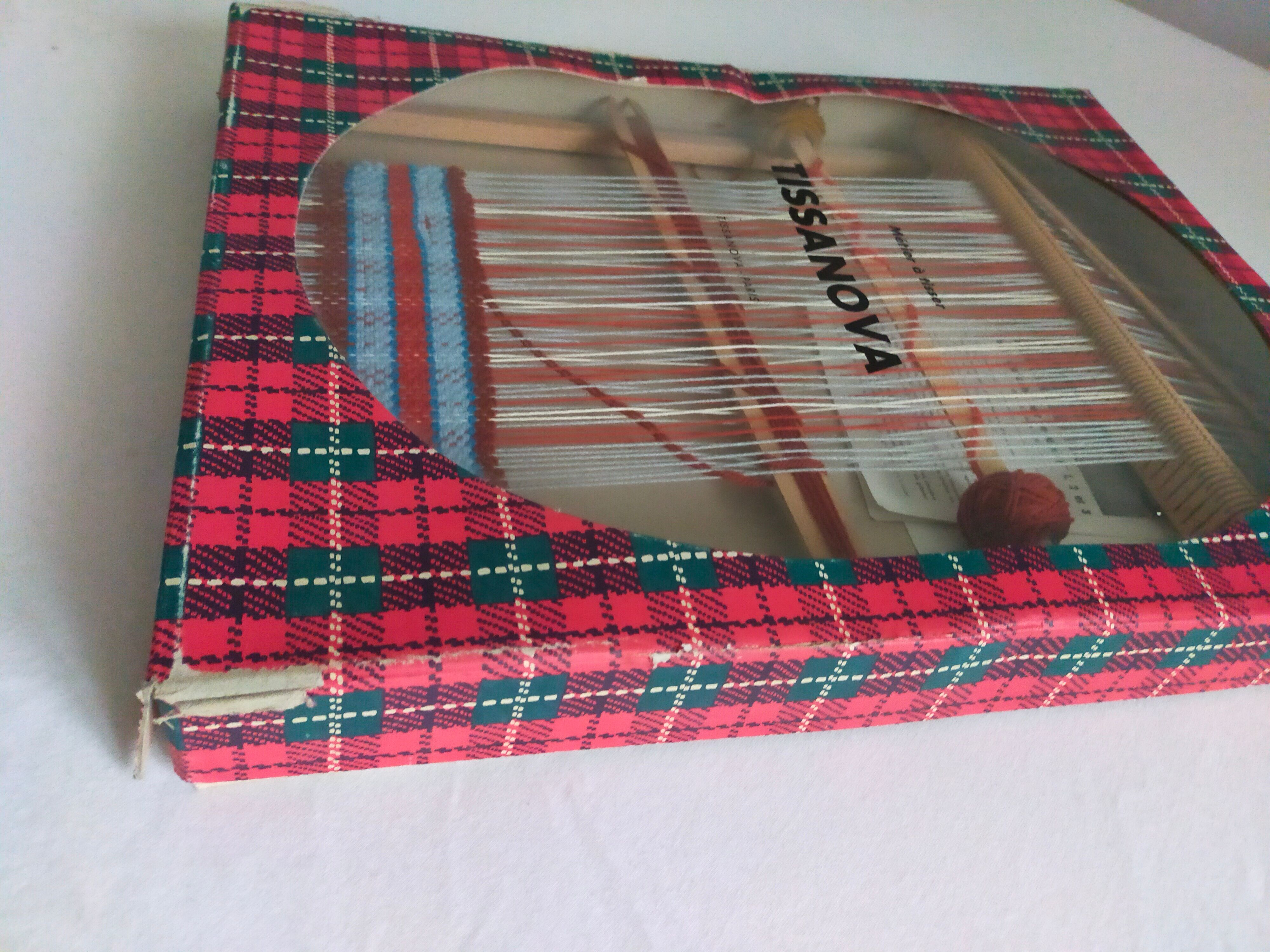 Vintage Tissanova loom in box