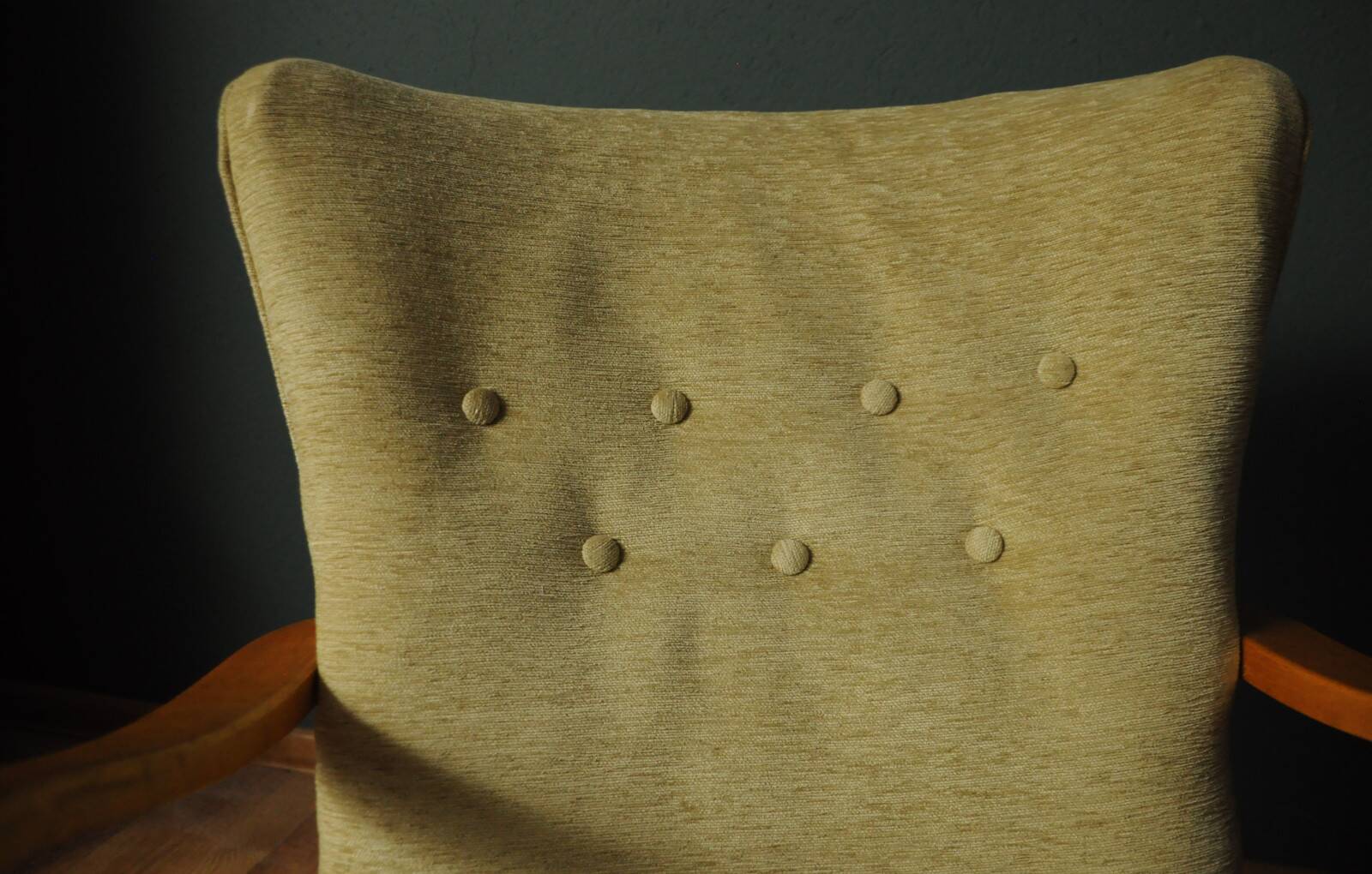 Scandinavian armchair "Pulman"