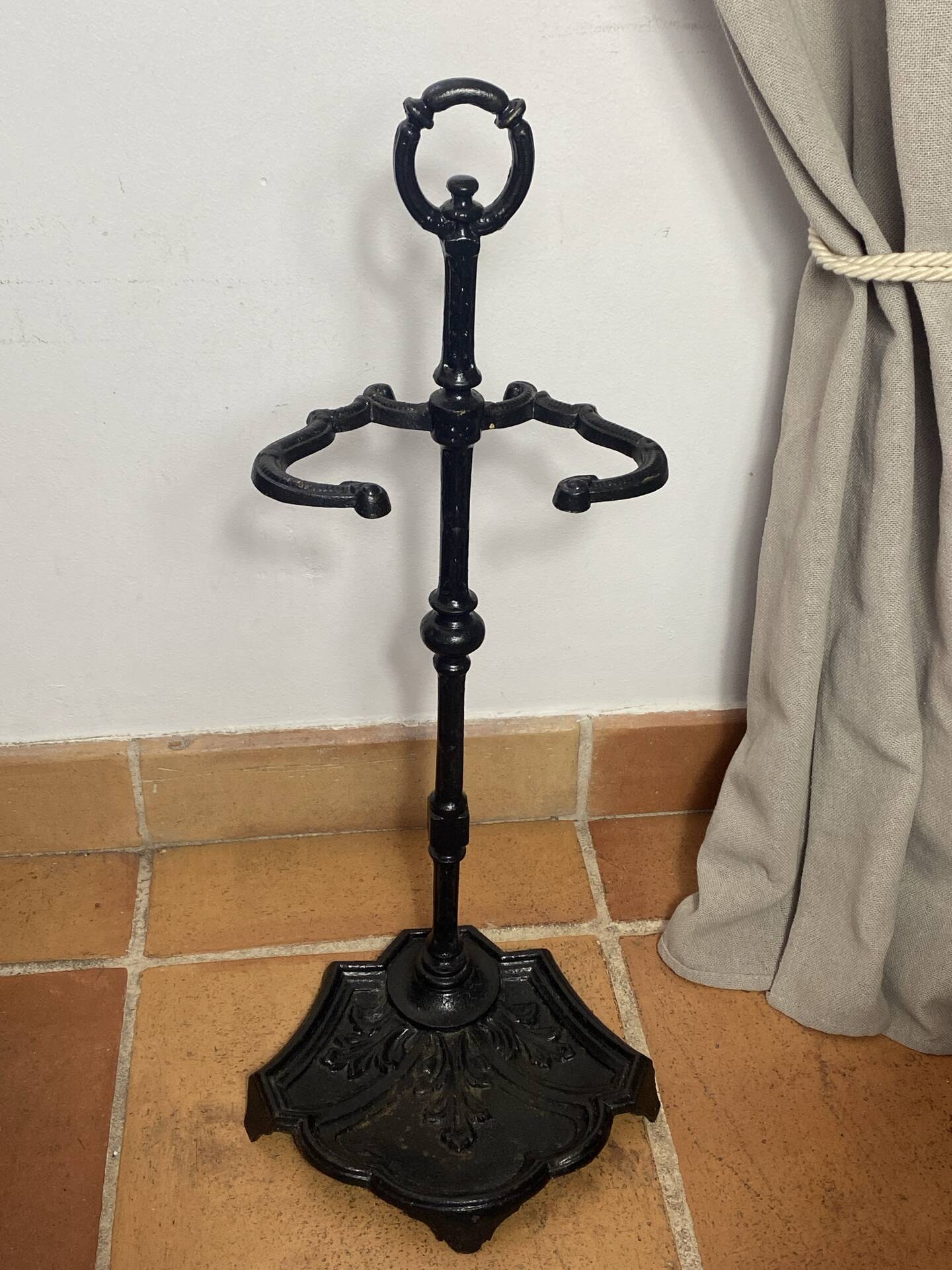 Porte-parapluie en fonte émaillée