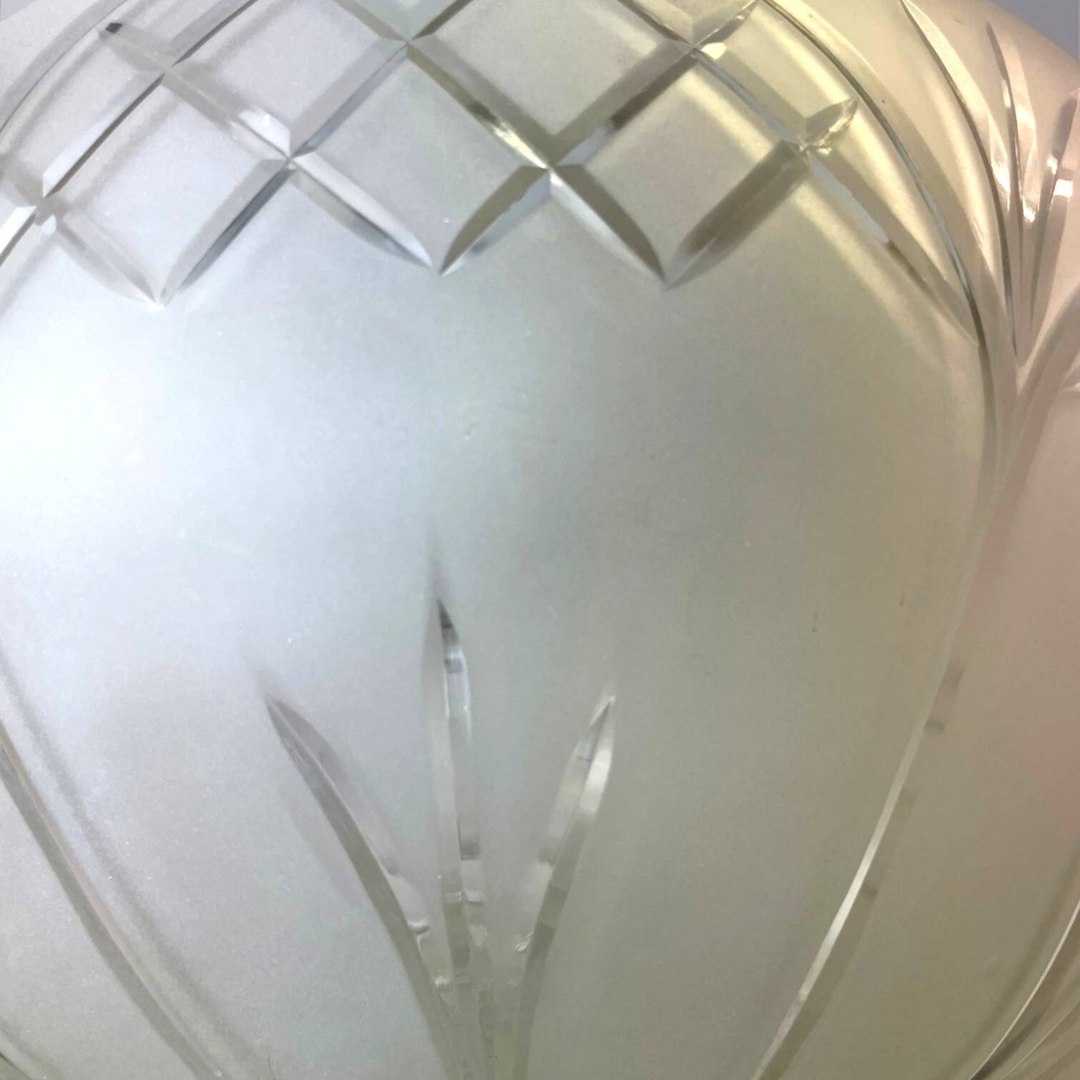 Regency glas pendant with ornate brass crown