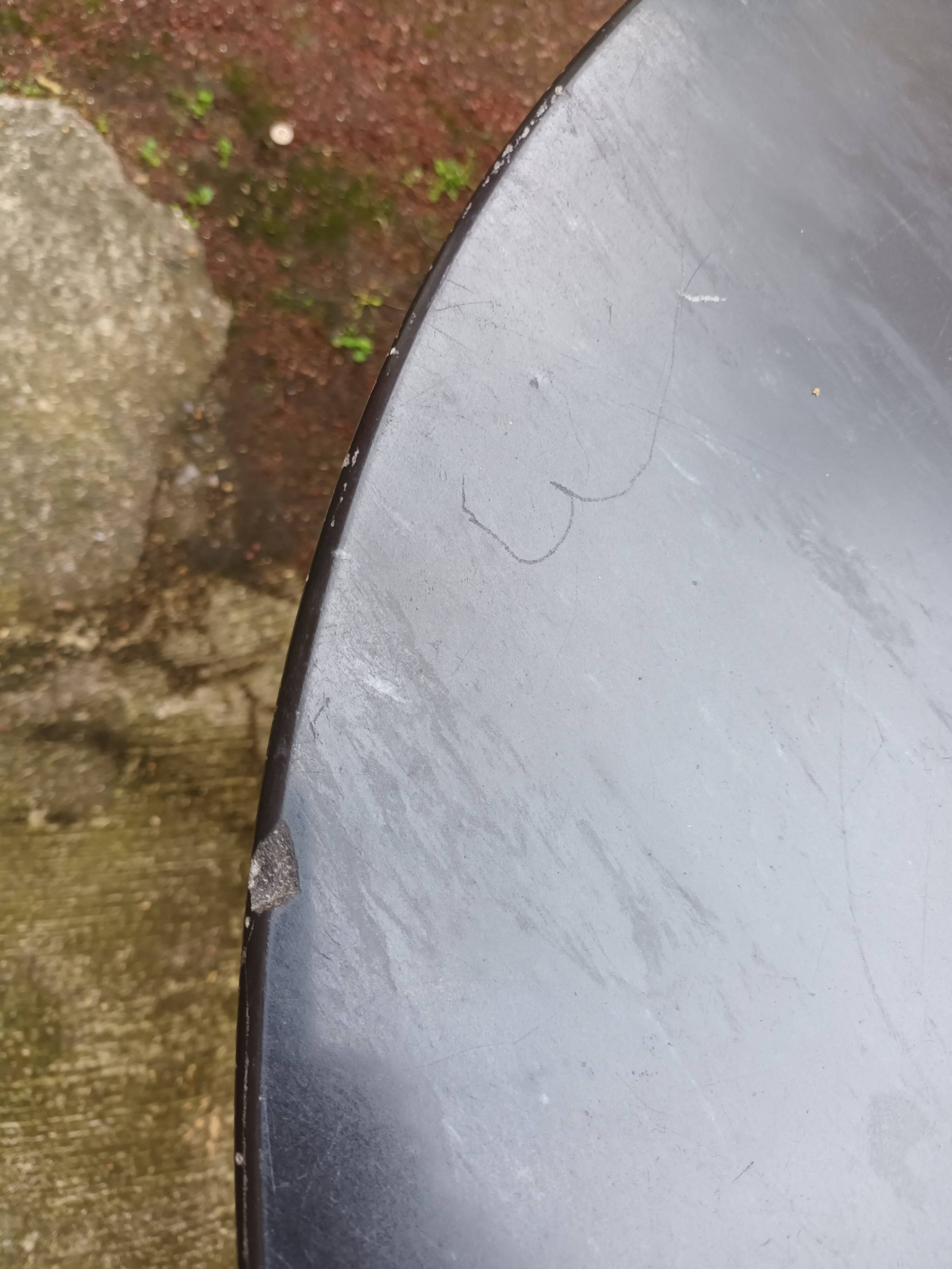 Round coffee table with tulip foot from the 70s