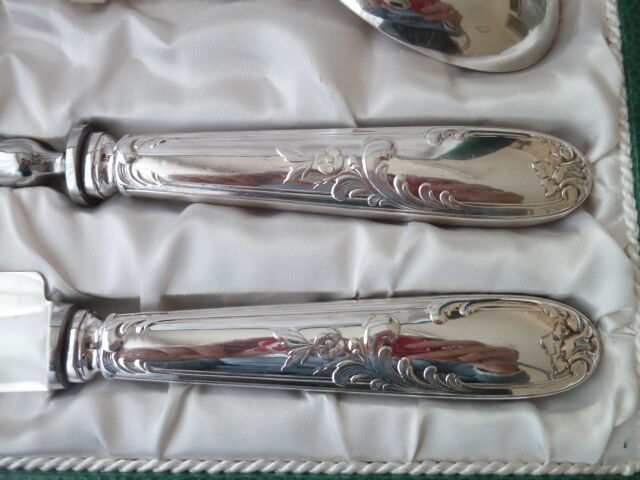 Cutting set and silver metal salad cutlery