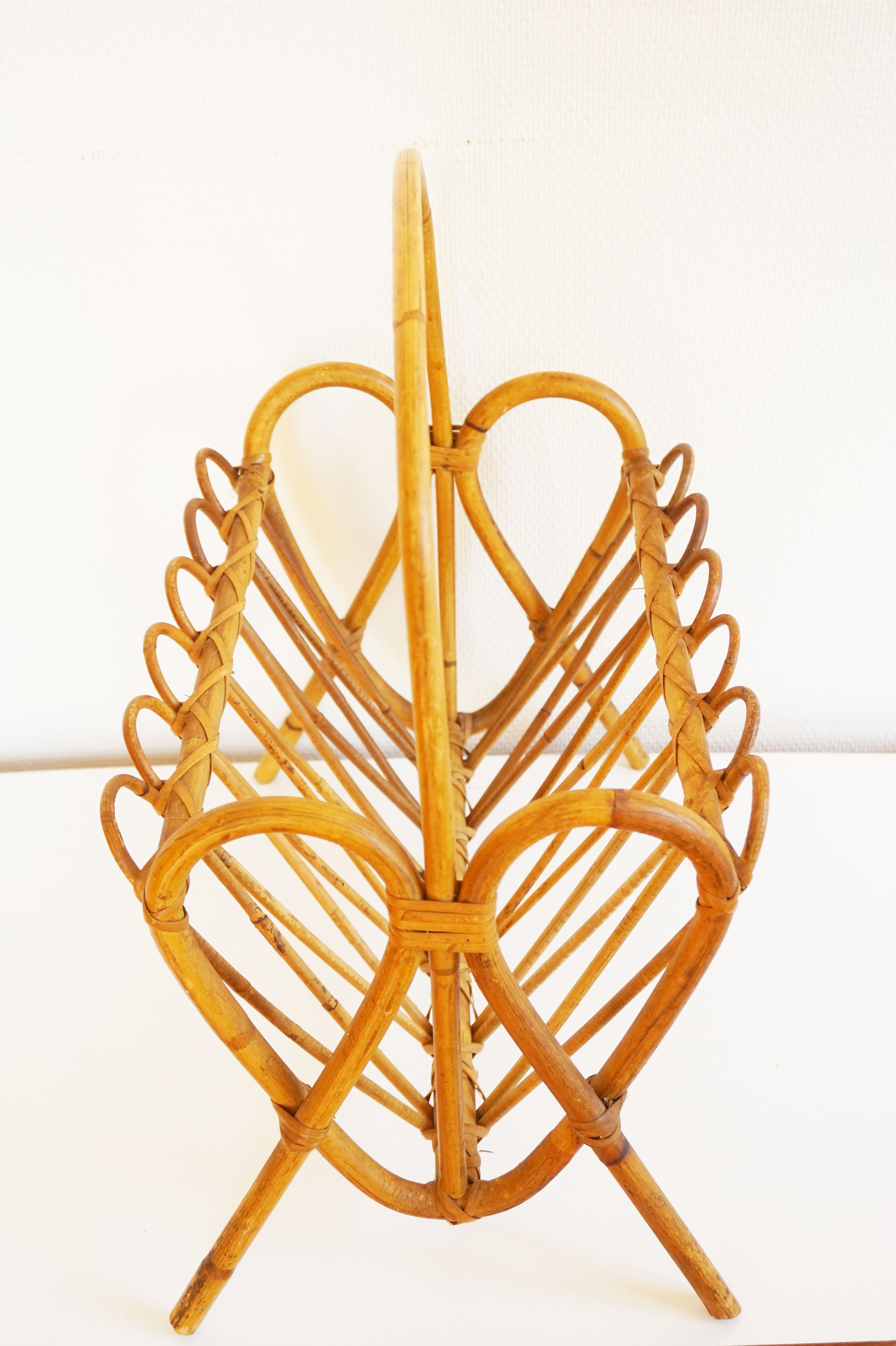 Magazine rack vintage rattan