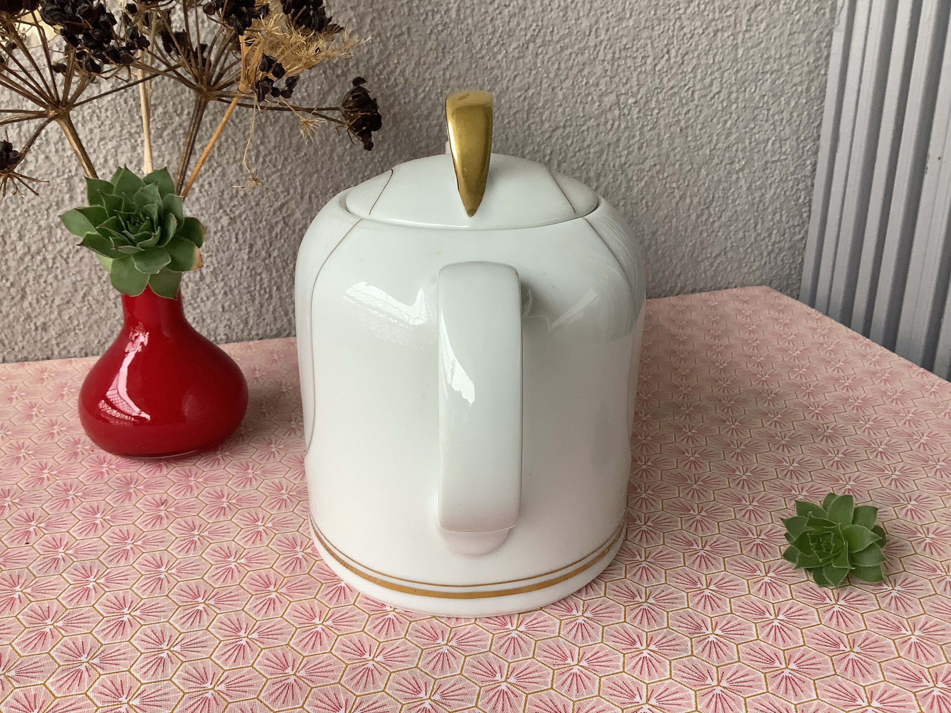 Porcelain teapot Eschenbach Bavaria-Germany