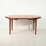 Table de salle à manger ronde scandinave des années 1960 en teck rayé