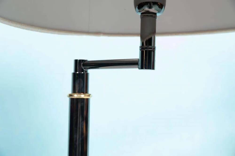 Vintage 70s lamp, Memphis design desk lamp with a ball joint.