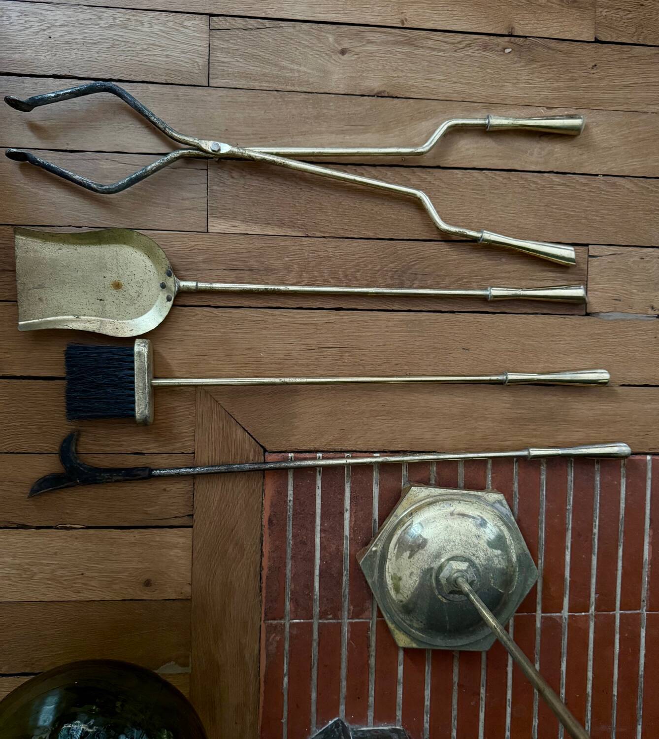 Golden metal fireplace tool set, 1970