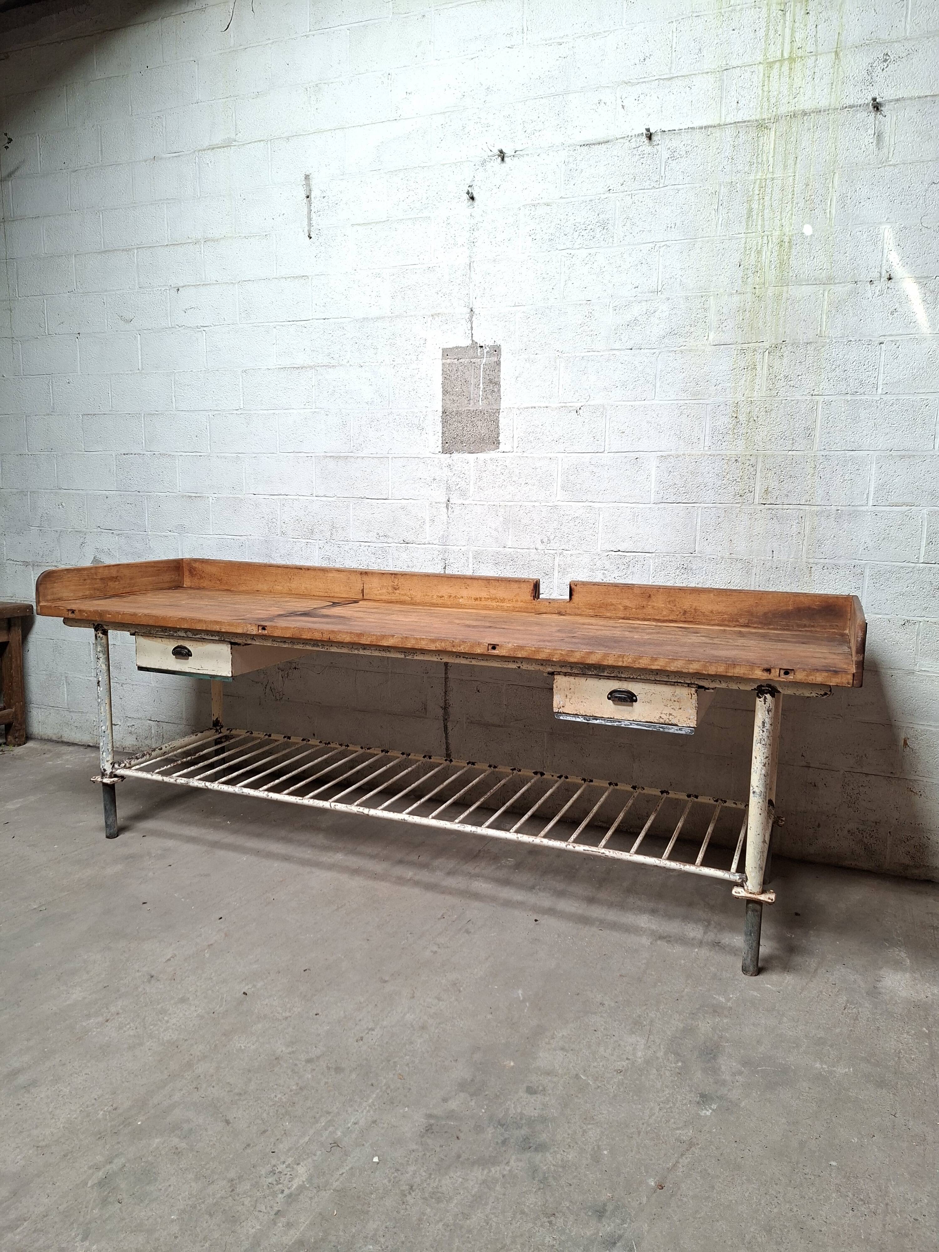 Baker's table | central island | industrial workbench