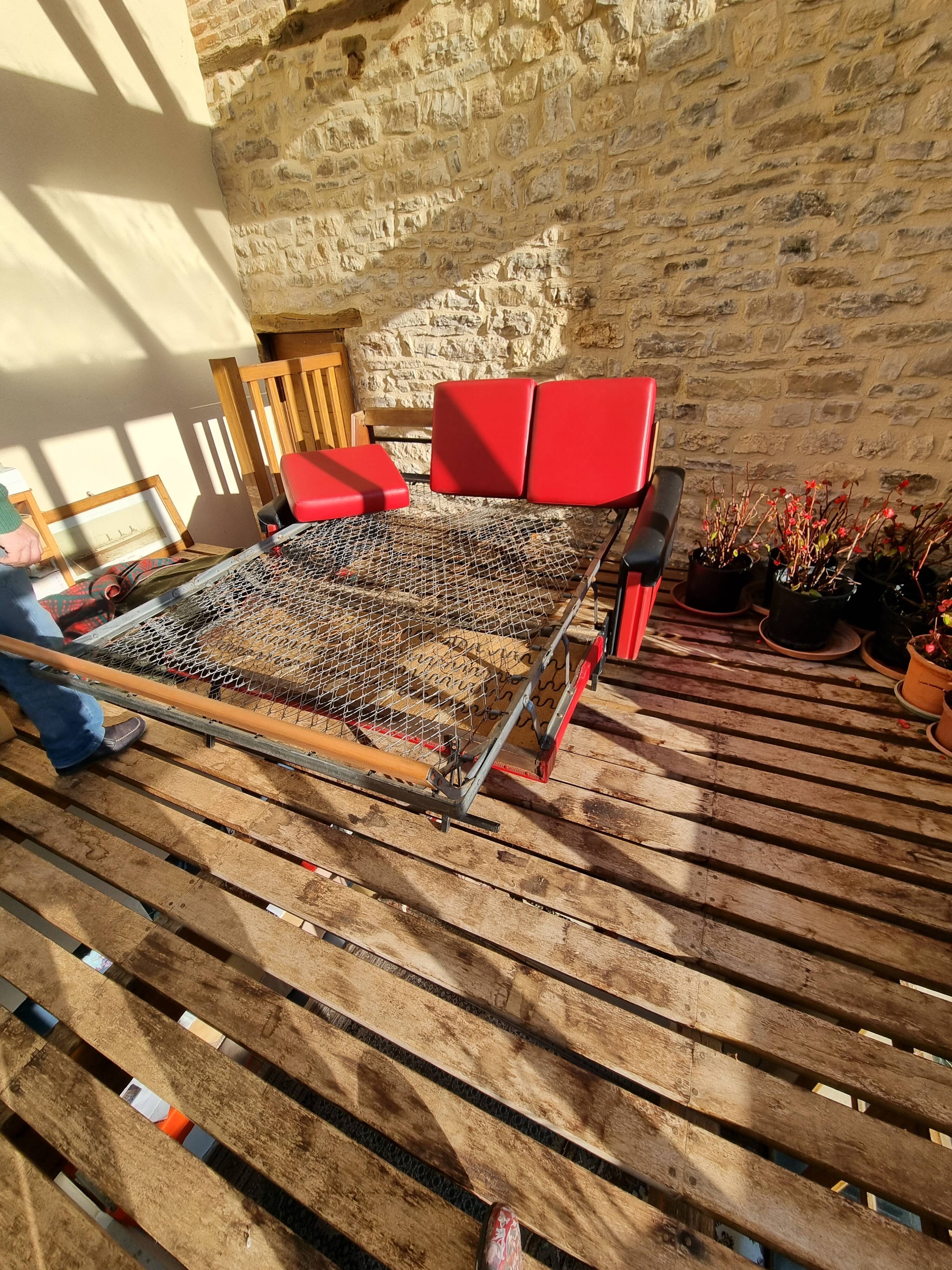 Vintage Sofa Bench in red and black skaï