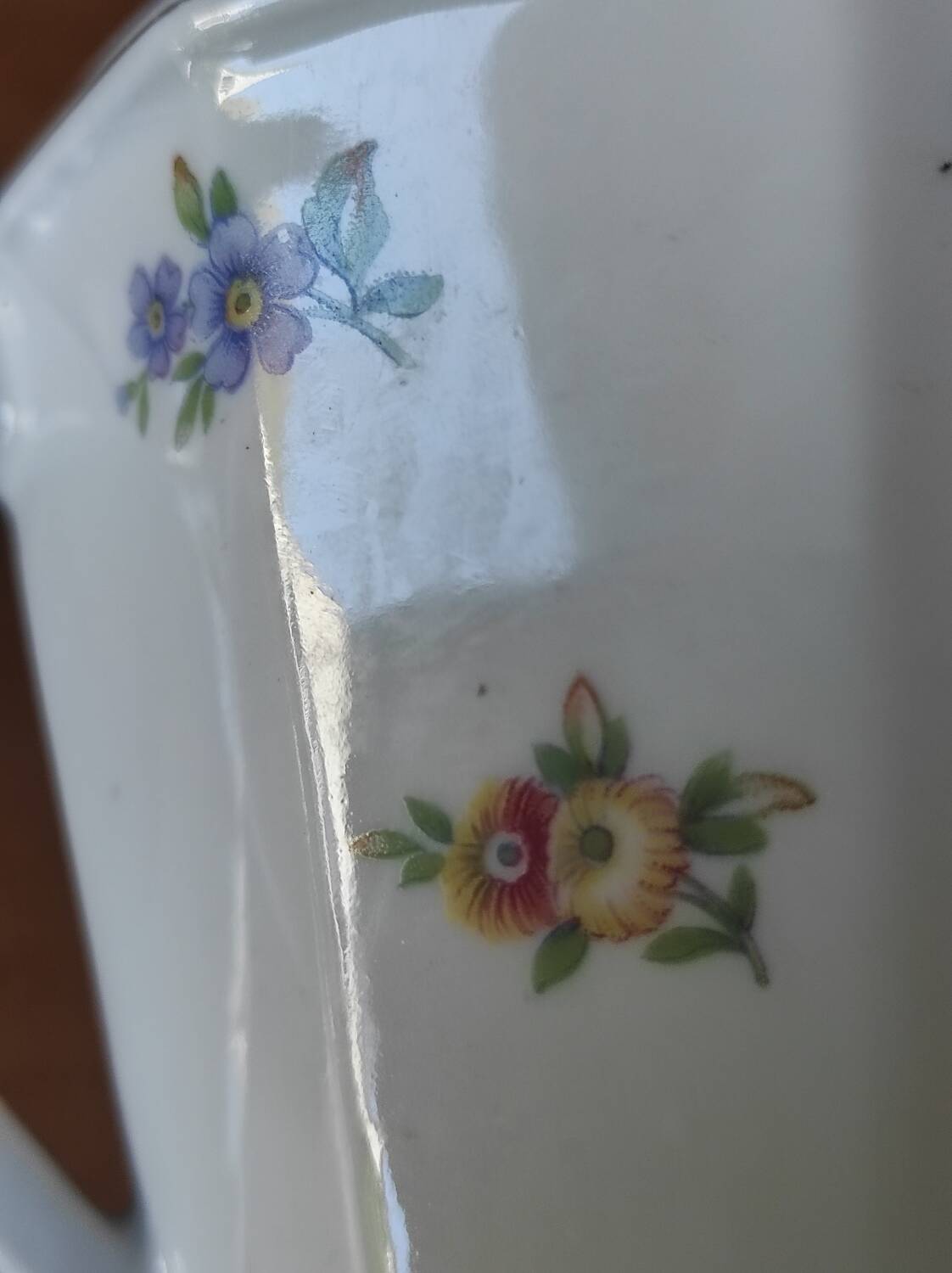 Porcelain sugar bowl with floral decoration