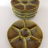 10 oyster plates in Gien slip