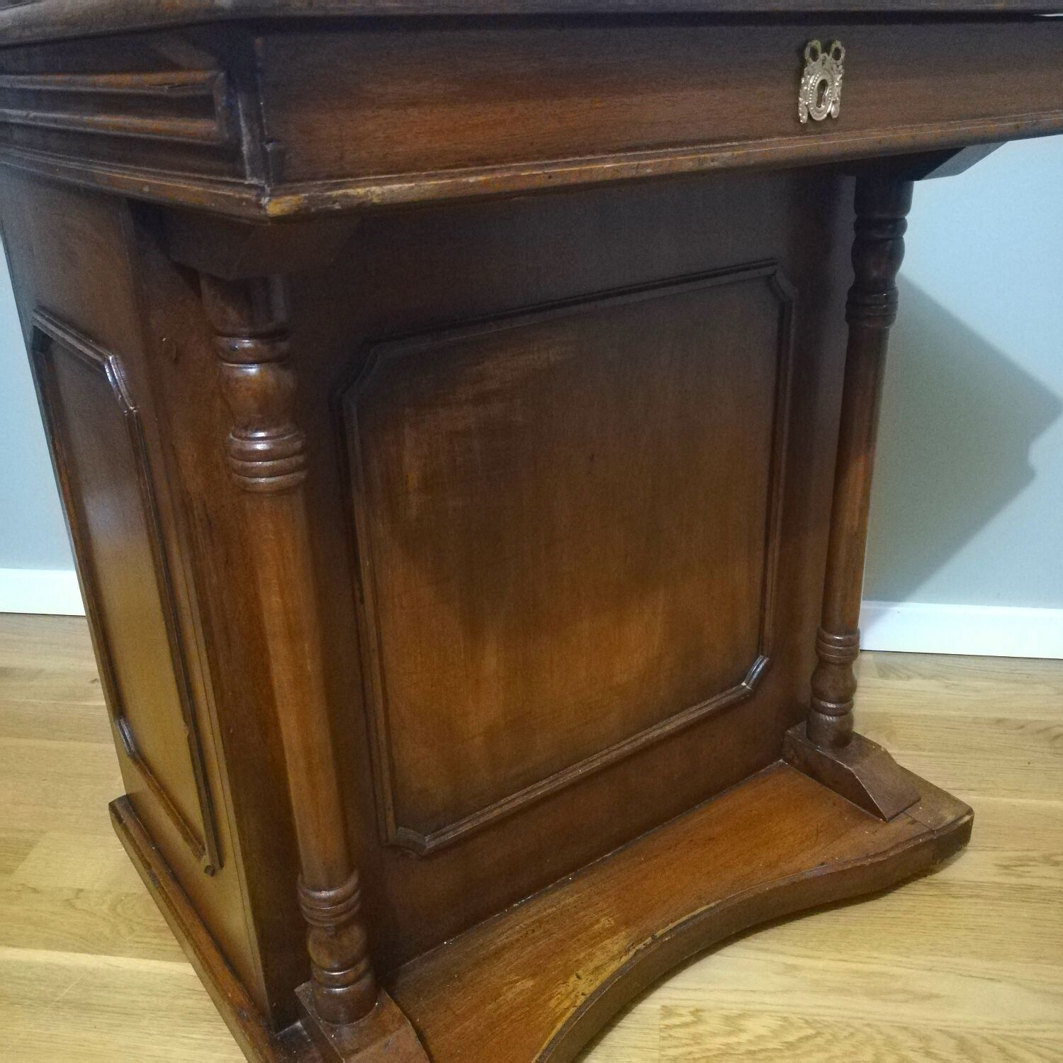 English secretary Davenport