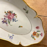 Plat en porcelaine, décor de fleurs