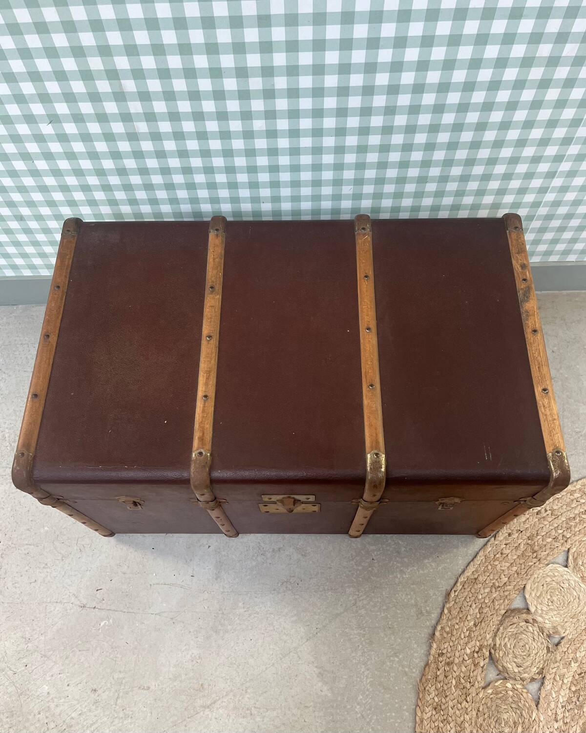 Circled travel trunk