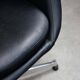 Chaise pivotante vintage en simili cuir noir italien et chrome