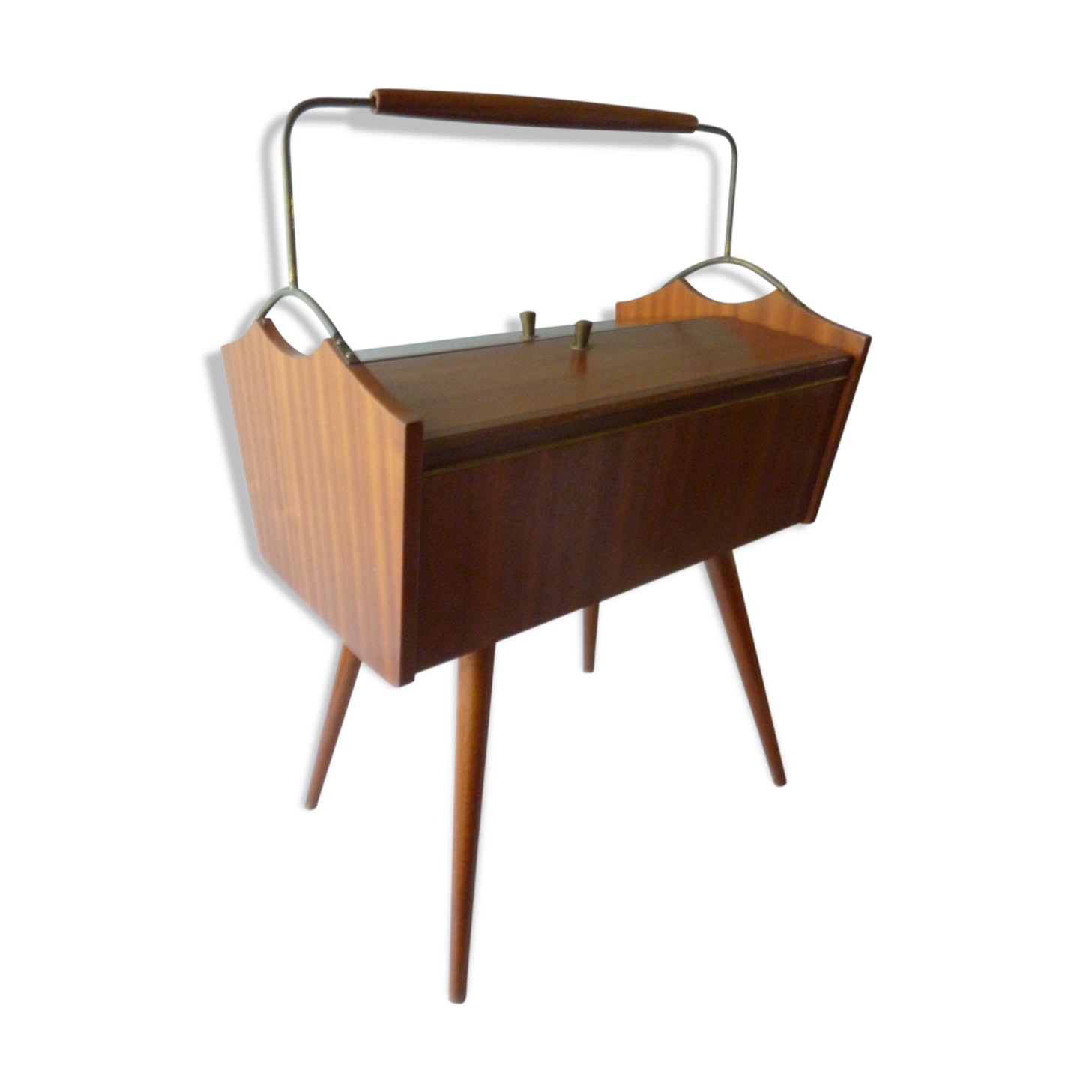 Worker in wood and metal of the 1960s