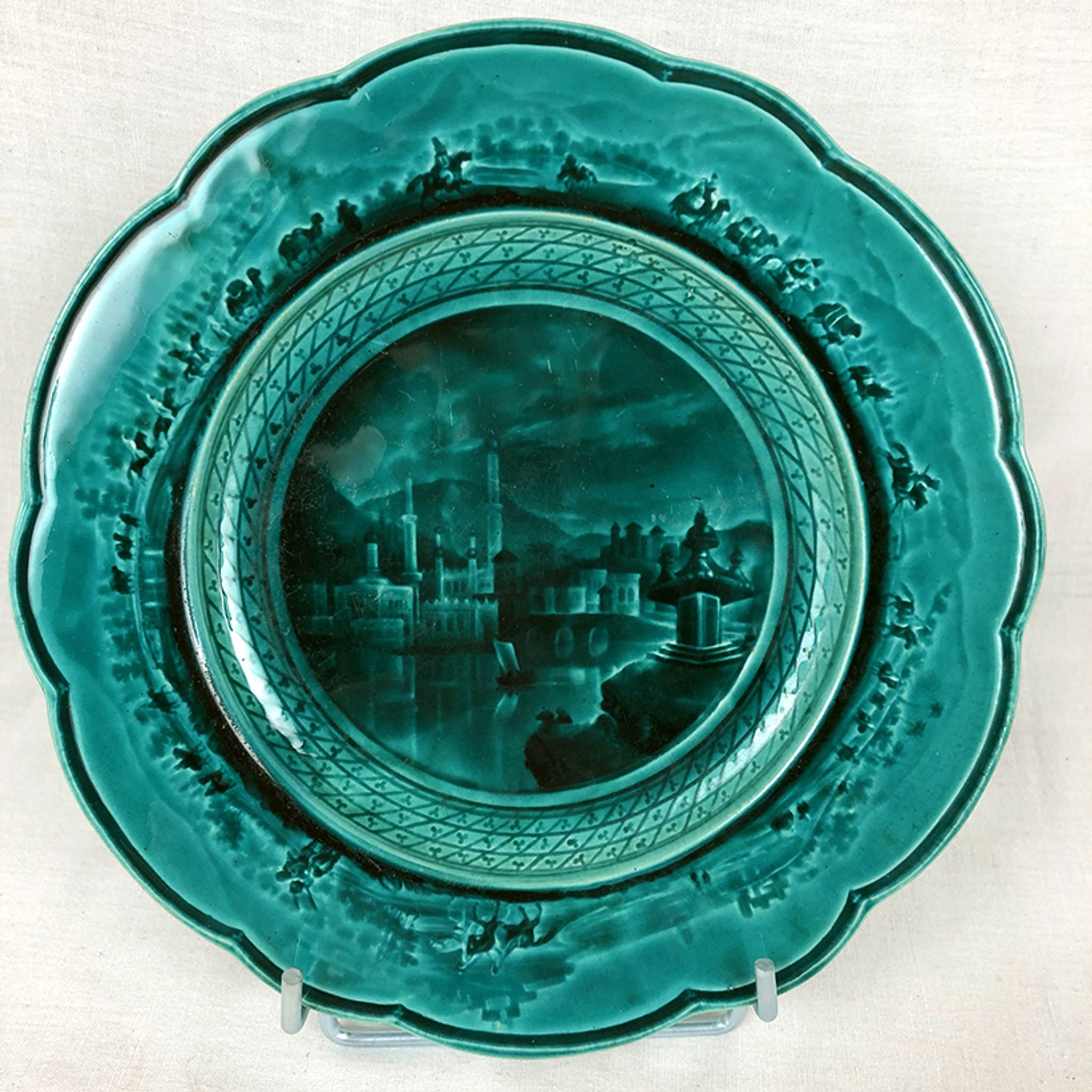 Série de six assiettes chantournées émaux de Rubelles, milieu XIXe