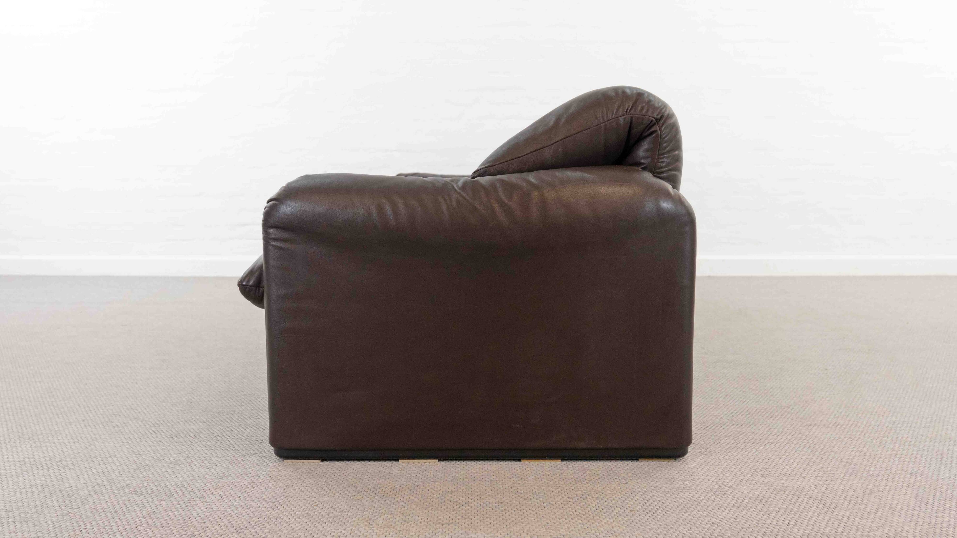 Cassina Maralunga 3seat-Sofa in darkbrown leather by Vico Magistretti