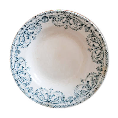 Assiette creuse en faience de Saint Amand et Hamage  , Terre de fer , modèle Guirlande