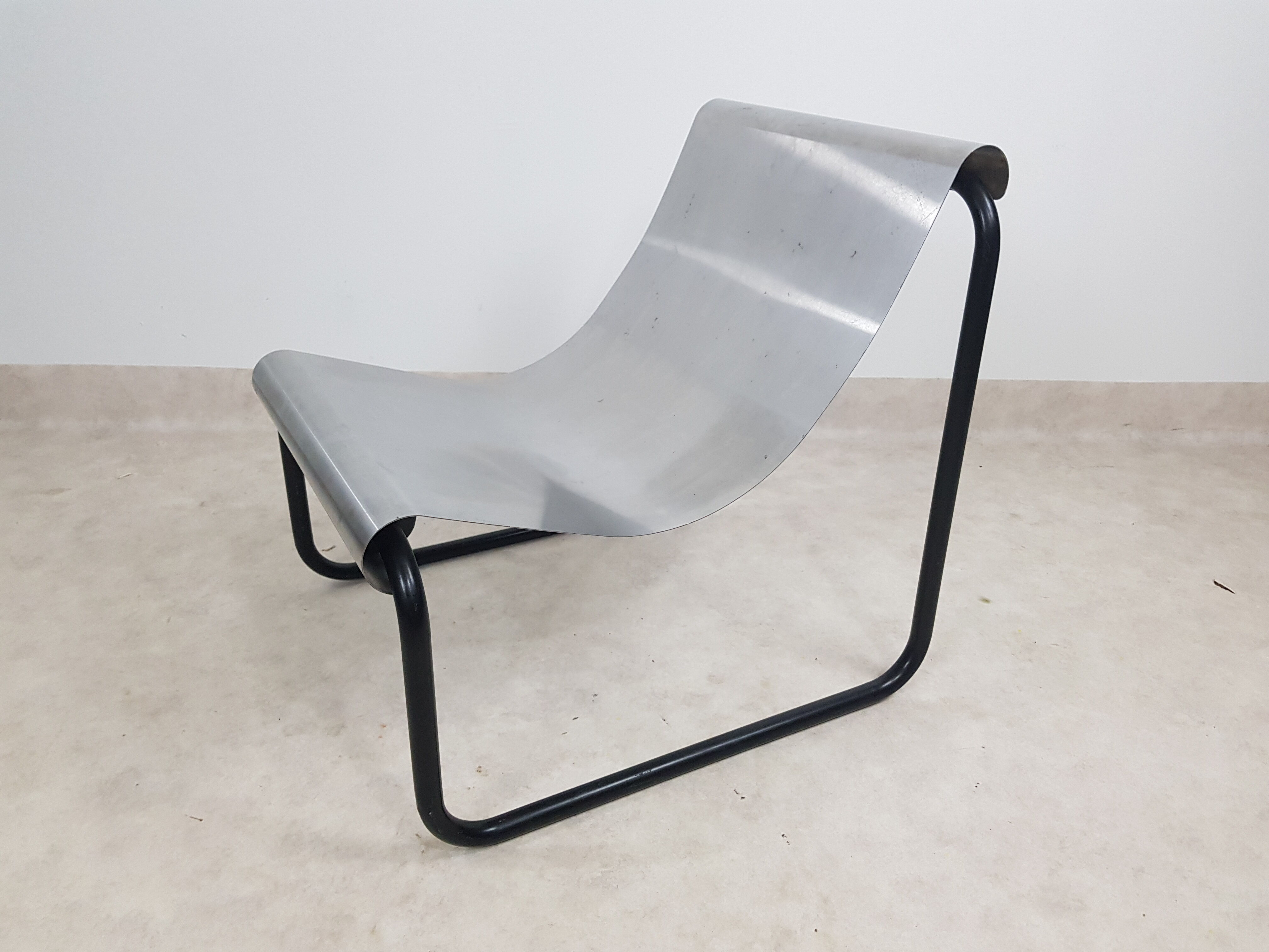 Chauffeuse en acier inoxydable de Patrick Gingembre 1970